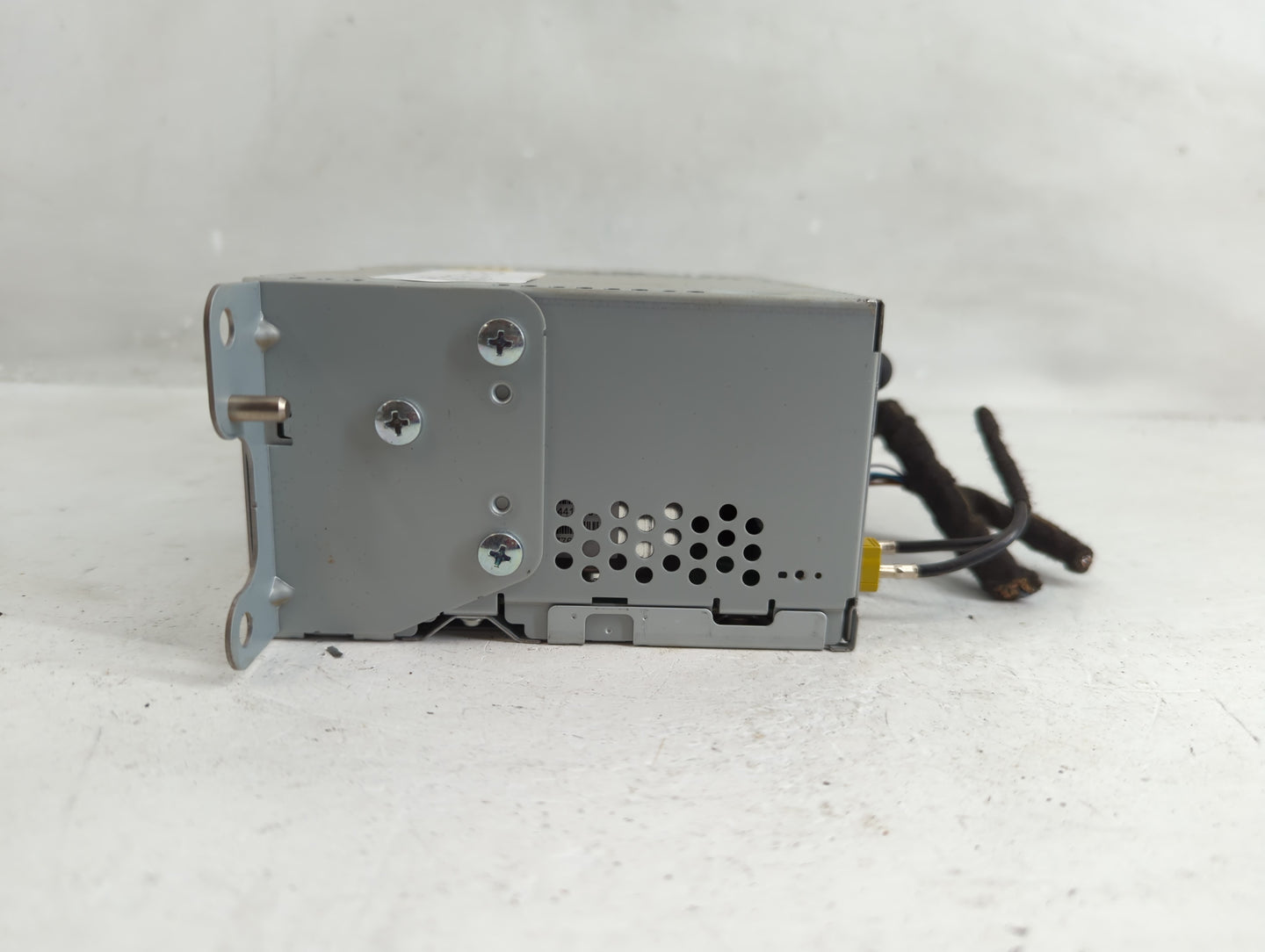 2016-2017 Ford Explorer Radio AM FM Cd Player Receiver Replacement P/N:S6YKB Fits Fits 2016 2017 OEM Used Auto Parts - Oemus