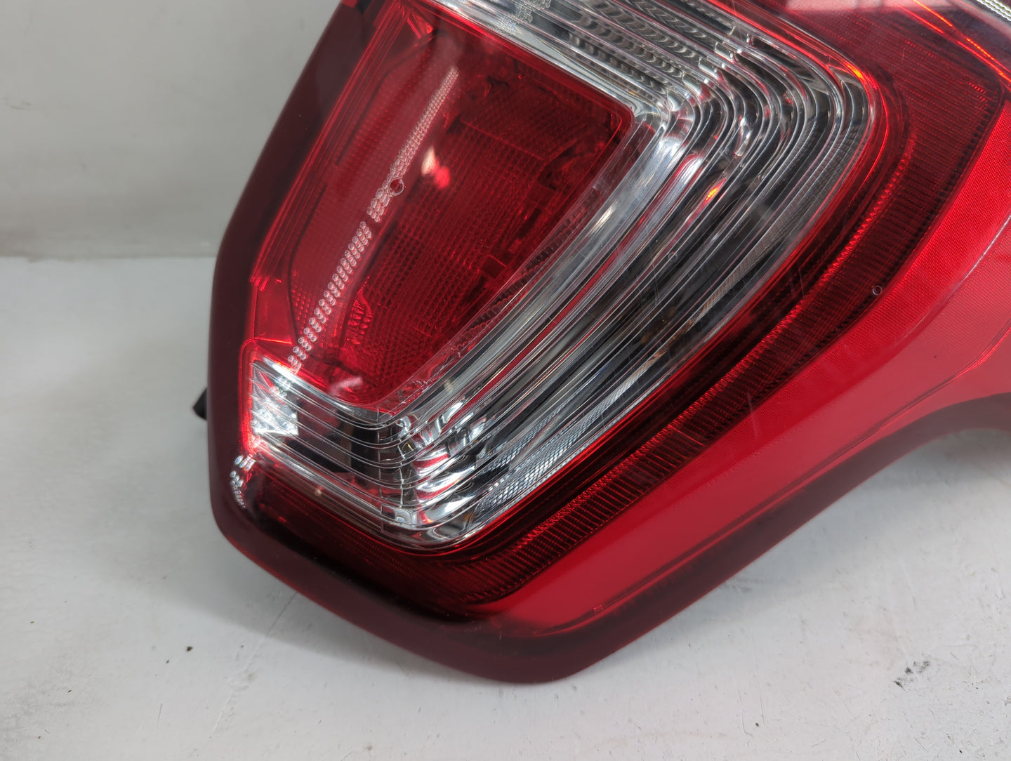 2016 Ford Explorer Tail Light Assembly Passenger Right OEM P/N:FB53-13A414-A Fits OEM Used Auto Parts - Oemusedautoparts1.co