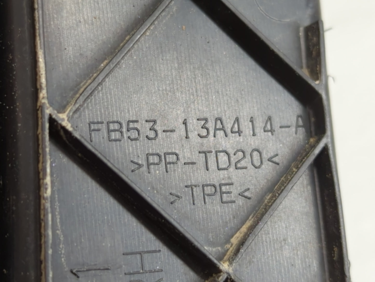 2016 Ford Explorer Tail Light Assembly Passenger Right OEM P/N:FB53-13A414-A Fits OEM Used Auto Parts - Oemusedautoparts1.co