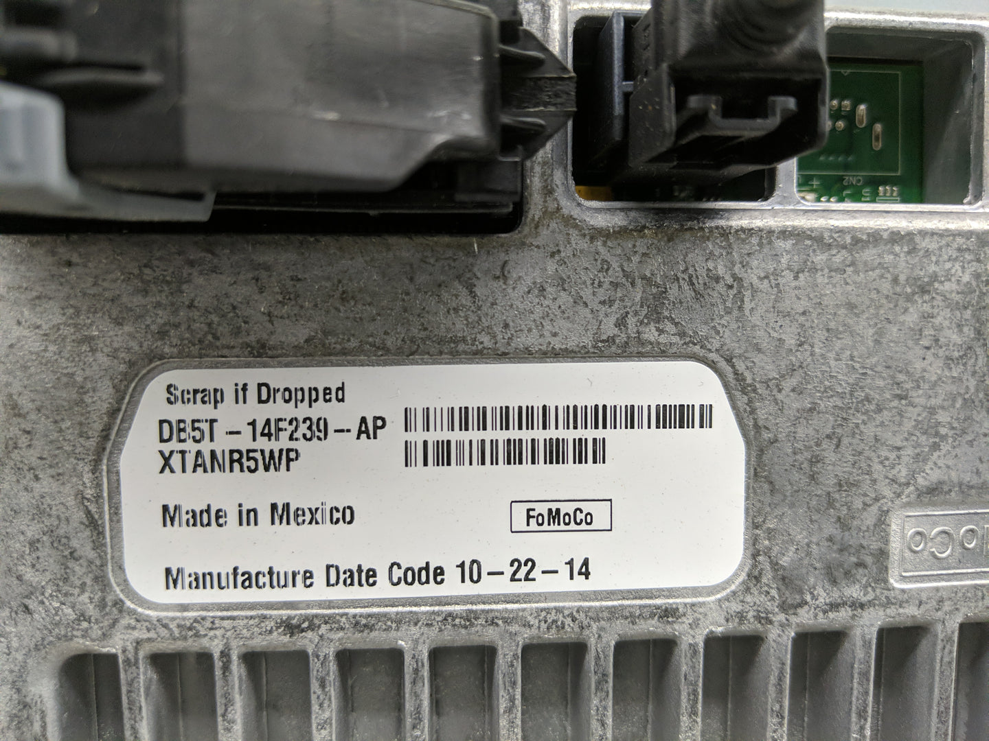 2016 Ford Explorer Radio AM FM Cd Player Receiver Replacement P/N:DB5T-14F239-AR Fits Fits 2001 2002 2003 OEM Used Auto Part