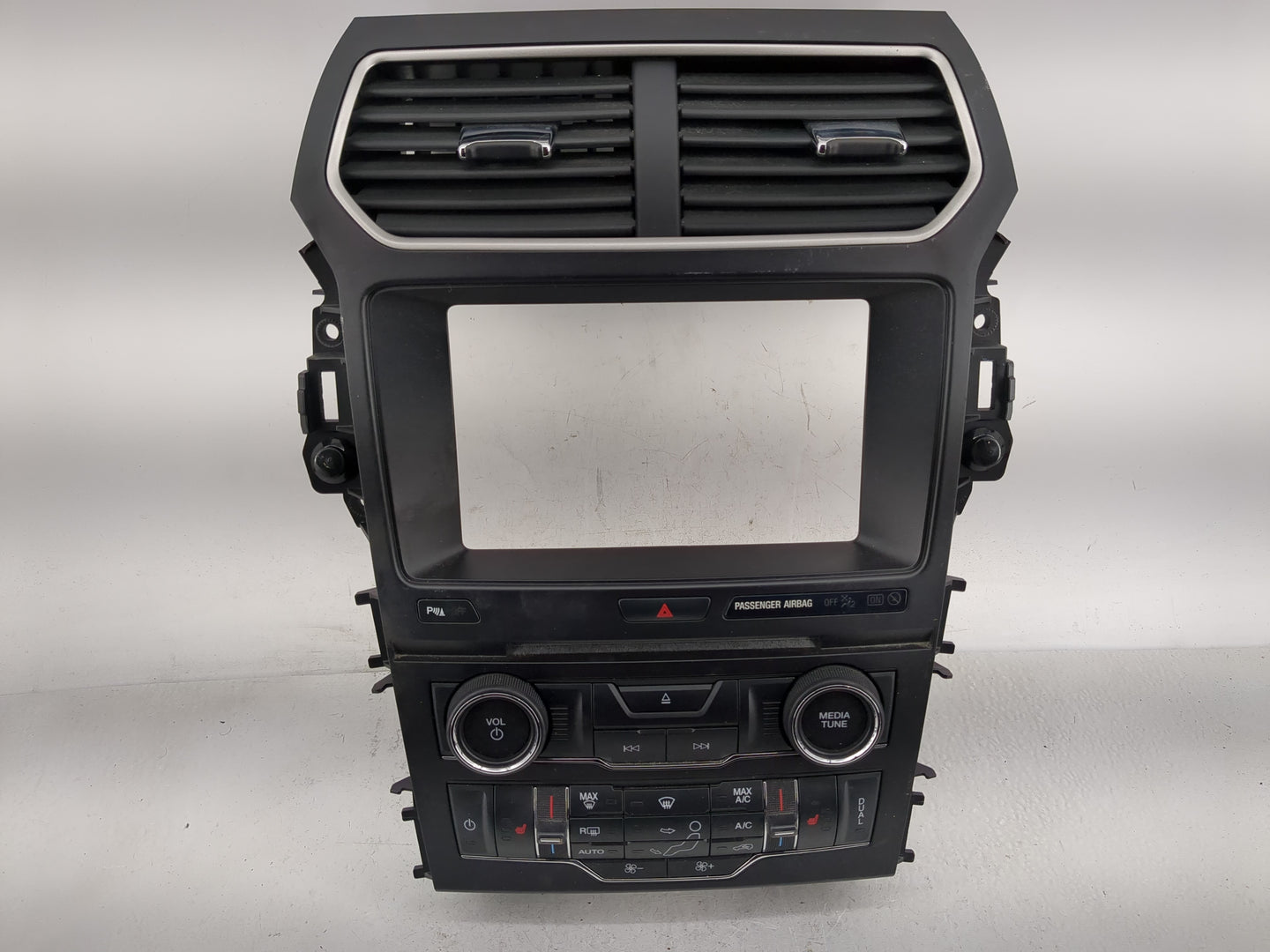 2016-2017 Ford Explorer Radio Control Panel - Oemusedautoparts1.com