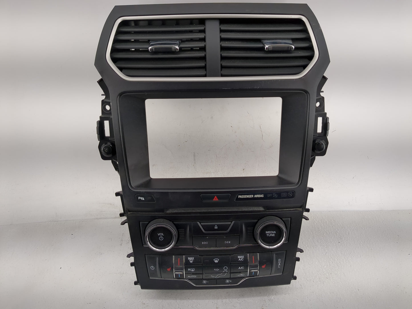 2016-2017 Ford Explorer Radio Control Panel - Oemusedautoparts1.com
