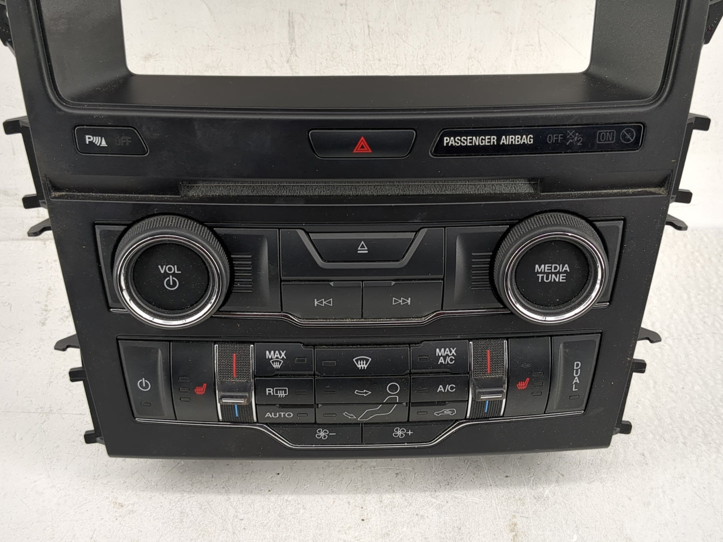 2016-2017 Ford Explorer Radio Control Panel - Oemusedautoparts1.com