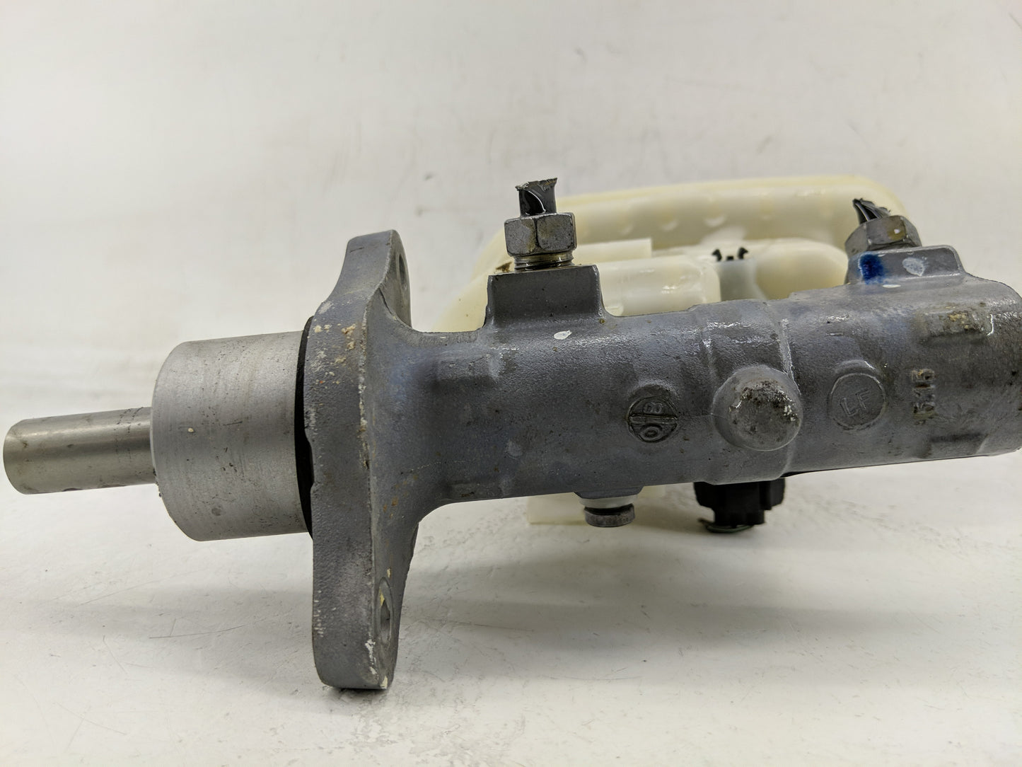 Ford Explorer Brake Master Cylinder - Oemusedautoparts1.com