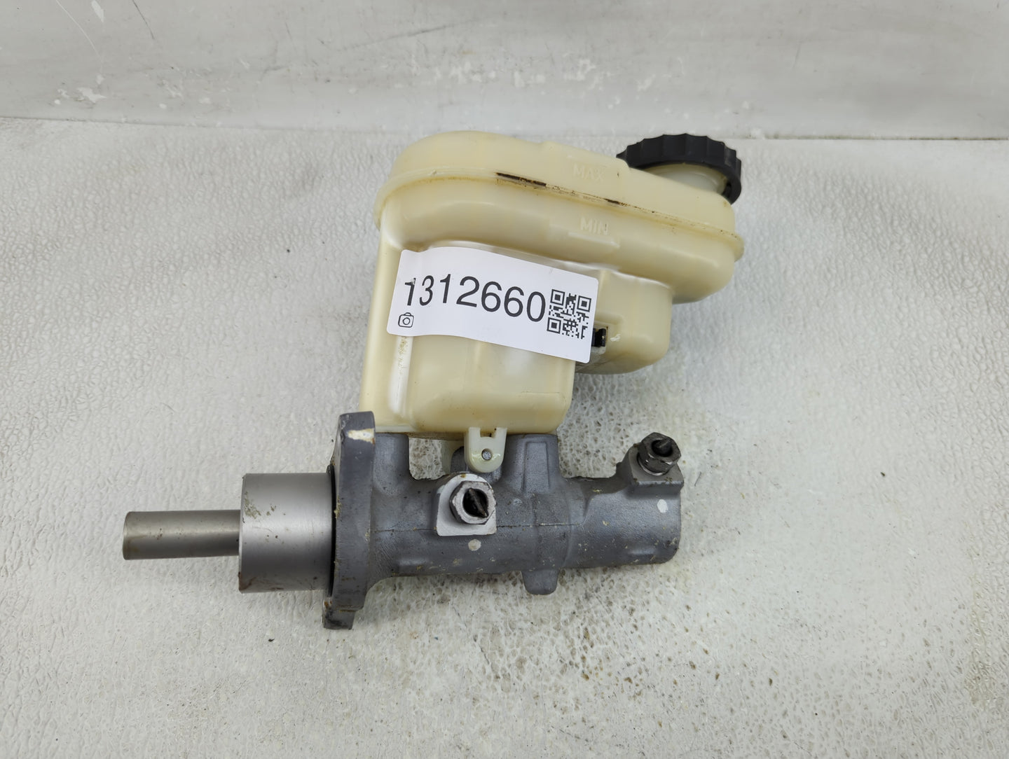 Ford Explorer Brake Master Cylinder 1312660 - Oemusedautoparts1.com