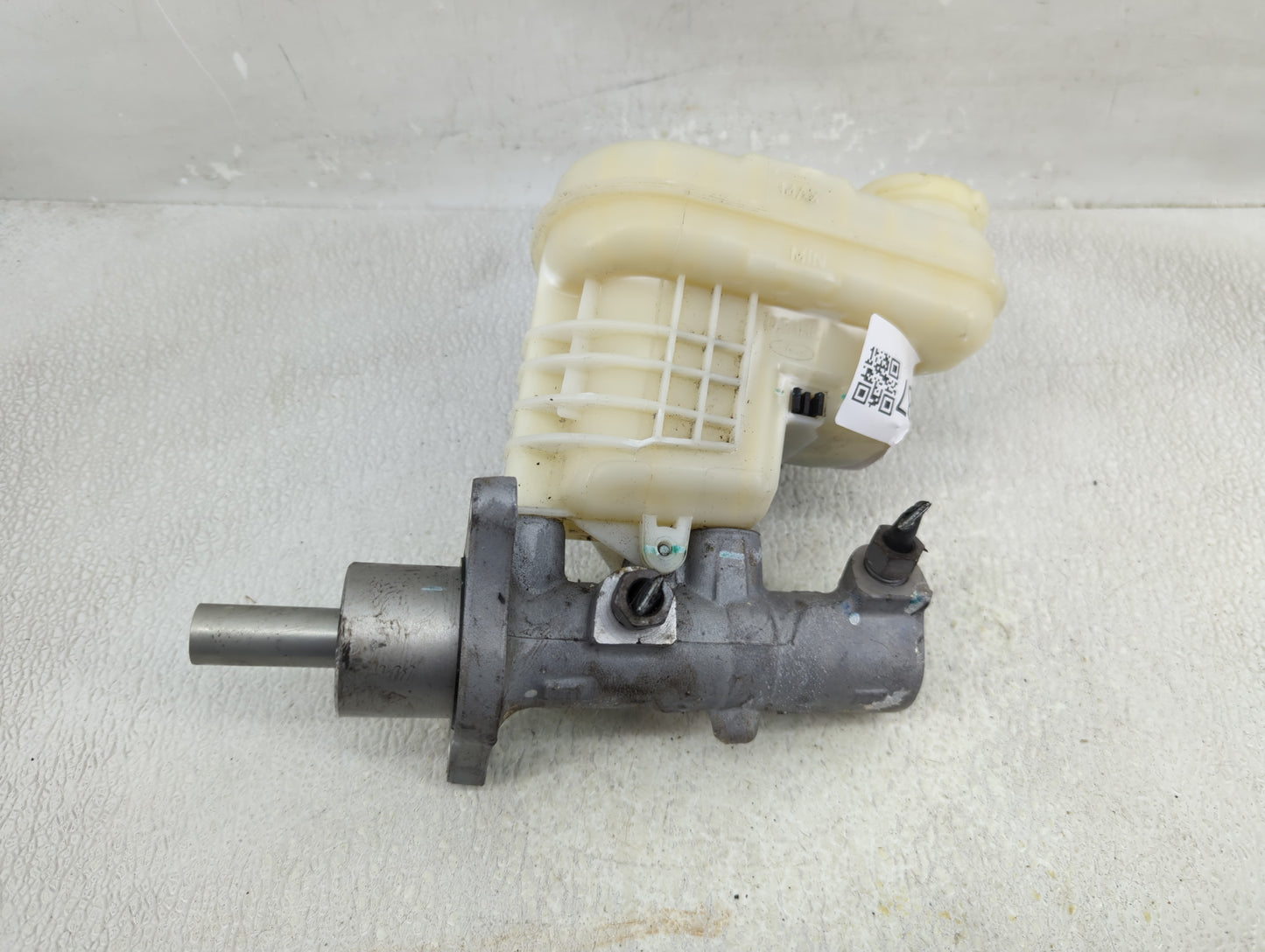 Ford Explorer Brake Master Cylinder 1312787 - Oemusedautoparts1.com