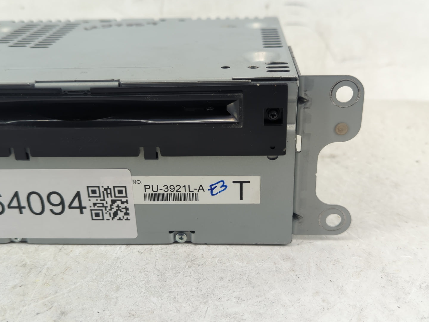2016-2017 Ford Explorer Radio AM FM Cd Player Receiver Replacement P/N:GB5T-19C107-AF Fits Fits 2016 2017 OEM Used Auto Part