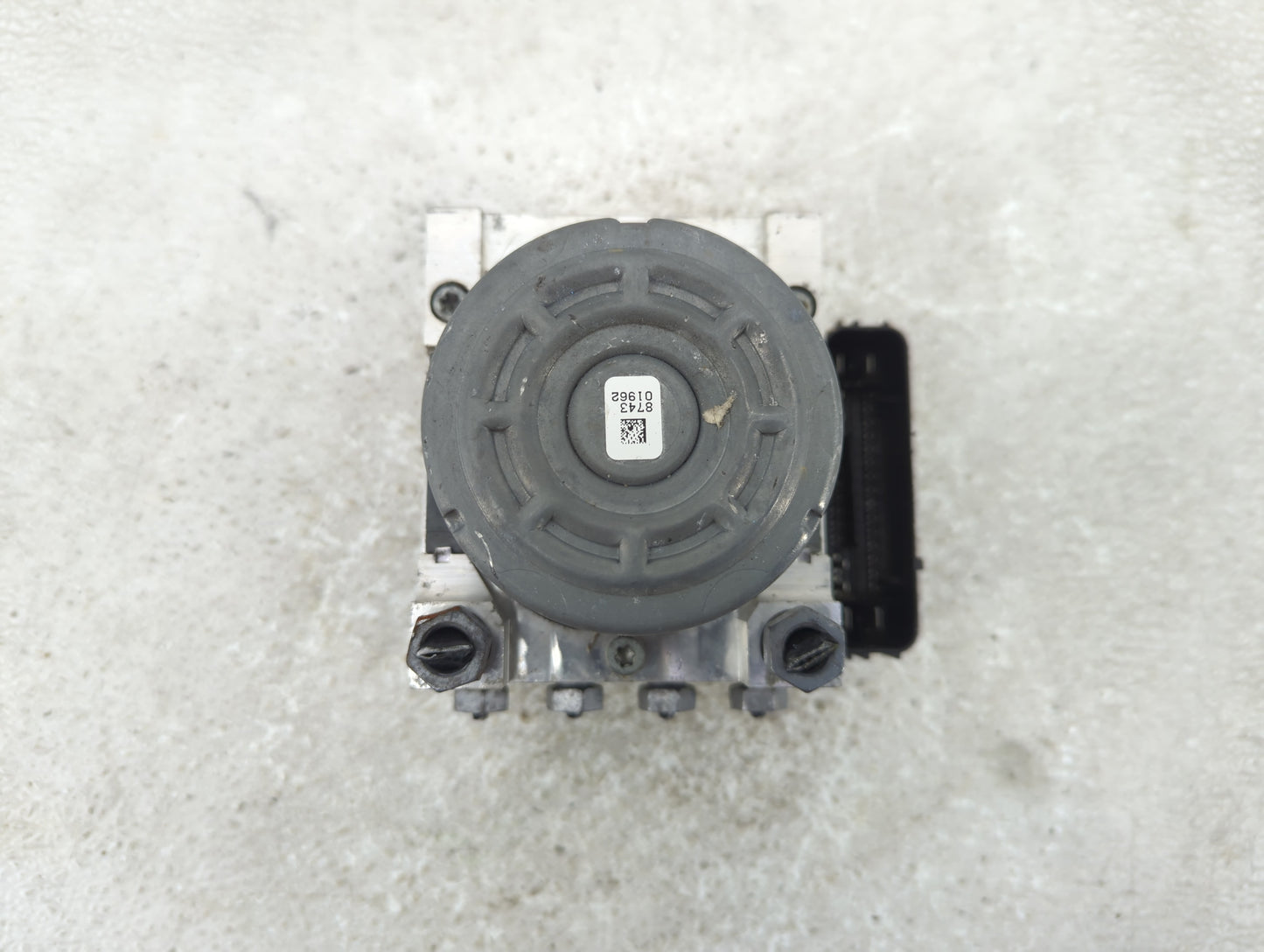 2016 Ford Explorer ABS Pump Control Module Replacement P/N:FB53-2C405-AF Fits OEM Used Auto Parts - Oemusedautoparts1.com