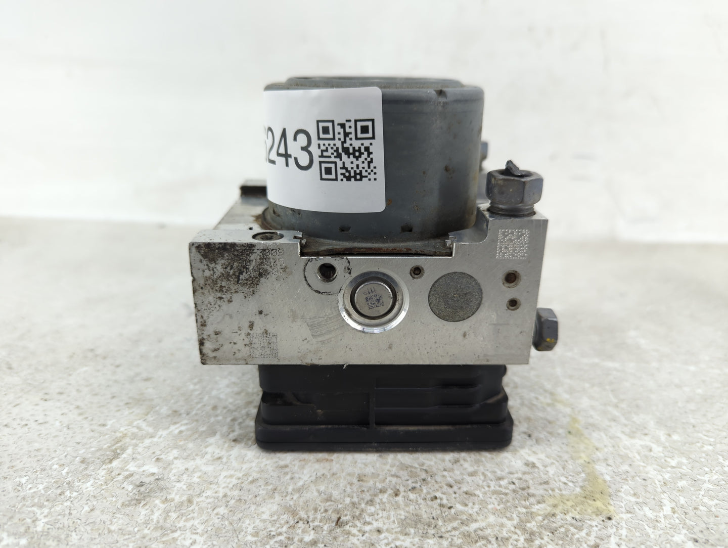 2016 Ford Explorer ABS Pump Control Module Replacement P/N:FB53-2C405-AF Fits OEM Used Auto Parts - Oemusedautoparts1.com