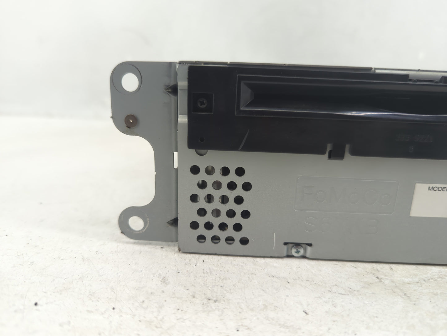 2016-2017 Ford Explorer Radio AM FM Cd Player Receiver Replacement P/N:GB51-19C107-AG Fits Fits 2016 2017 OEM Used Auto Part