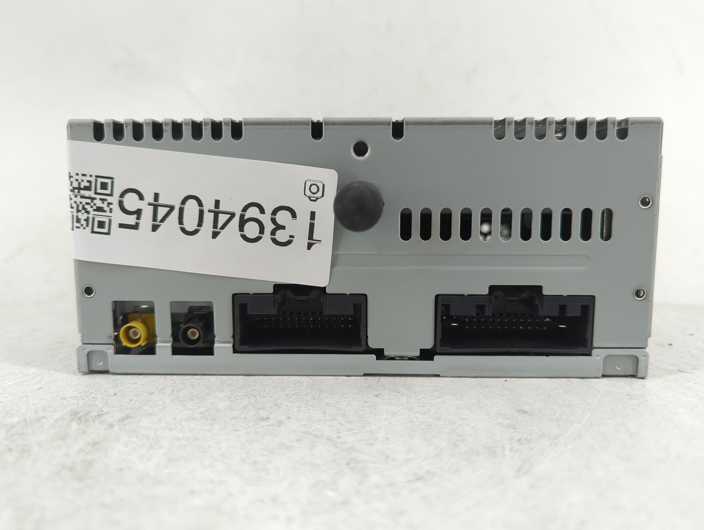 2016-2017 Ford Explorer Radio AM FM Cd Player Receiver Replacement P/N:GB5T-19C107-BF Fits Fits 2016 2017 OEM Used Auto Part