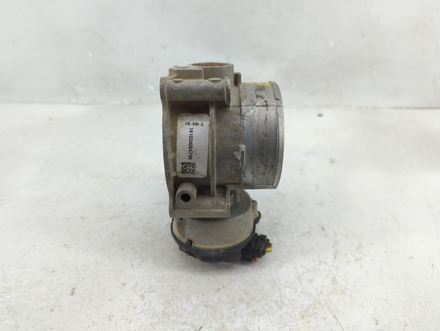 2011-2019 Ford Explorer Throttle Body P/N:AT4E-9F991-EL Fits Fits 2011 2012 2013 2014 2015 2016 2017 2018 2019 OEM Used Auto