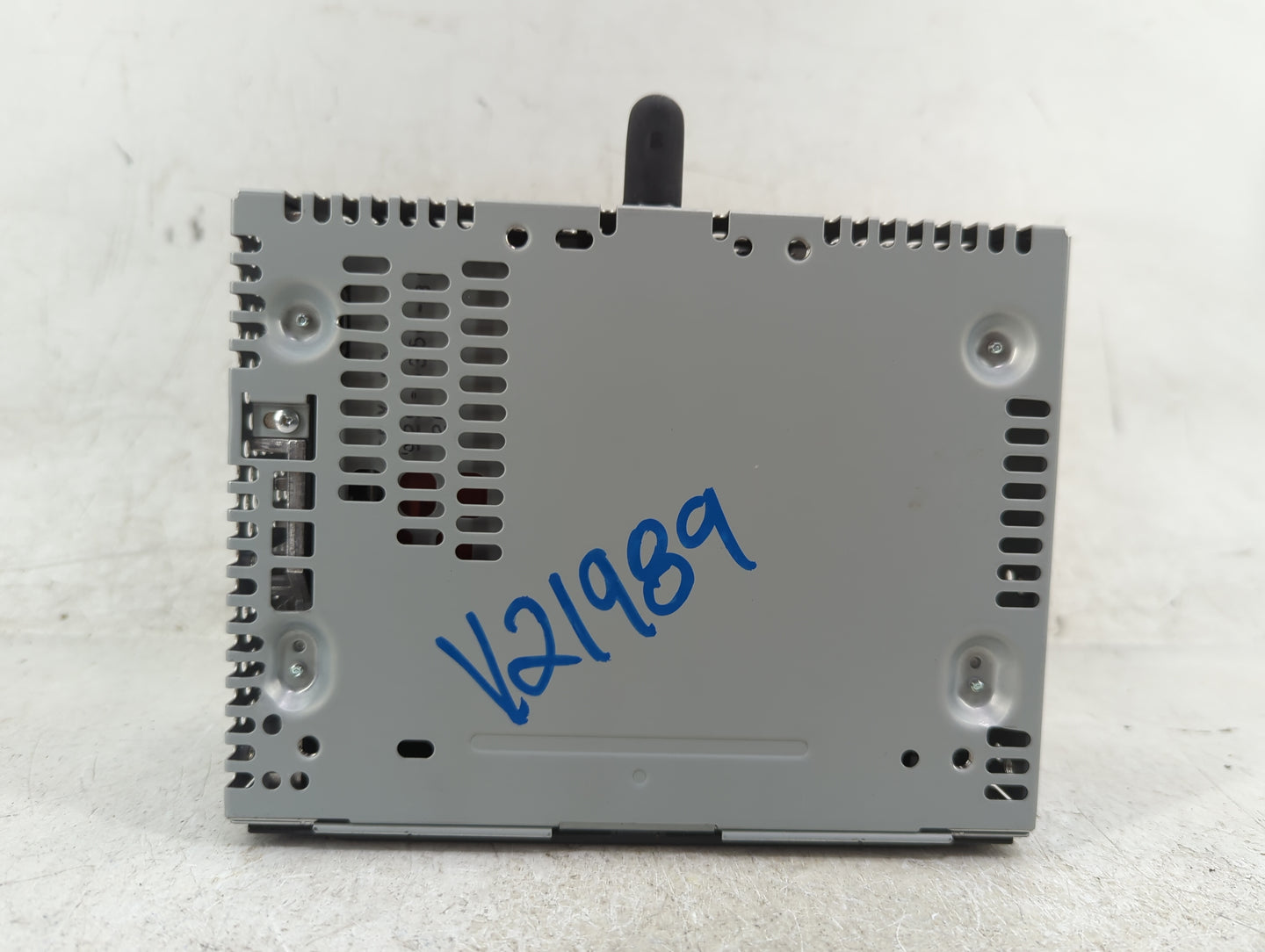 2016 Ford Explorer Radio AM FM Cd Player Receiver Replacement P/N:GB5T-19C107-CF Fits OEM Used Auto Parts - Oemusedautoparts