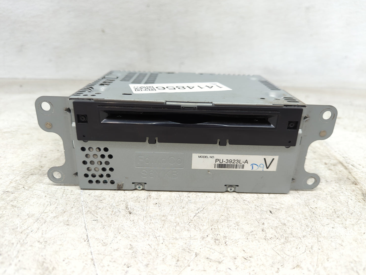 2016 Ford Explorer Radio AM FM Cd Player Receiver Replacement P/N:GB5T-19C107-CF Fits OEM Used Auto Parts - Oemusedautoparts