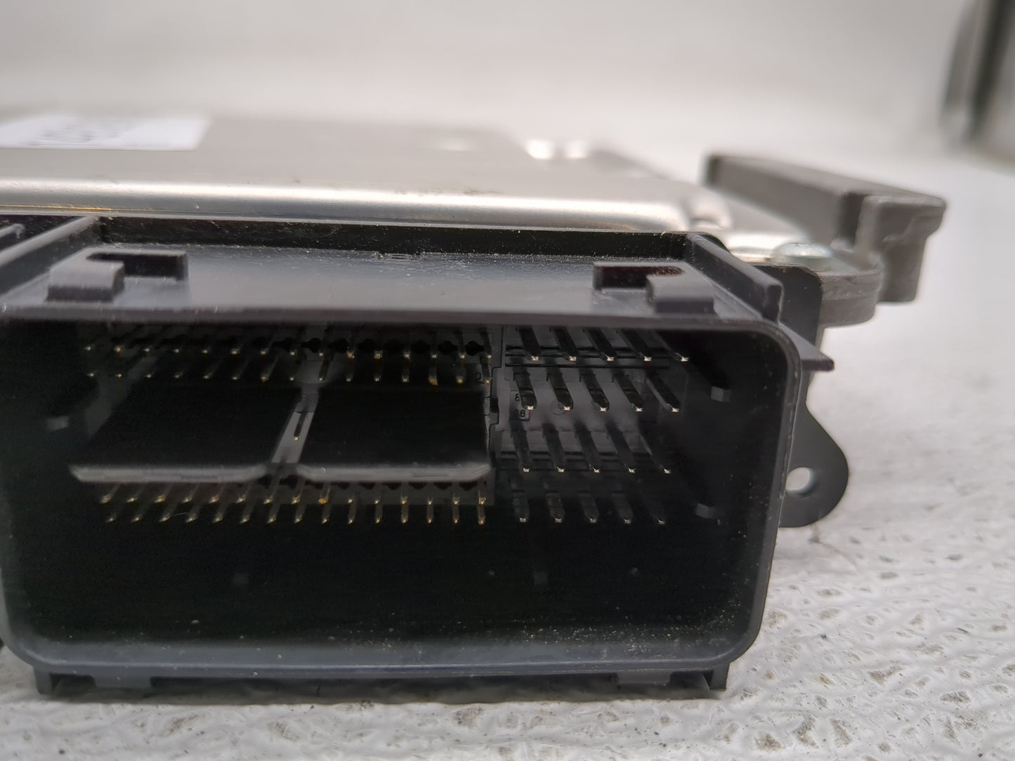 2016-2019 Ford Explorer PCM Engine Control Computer ECU ECM PCU OEM P/N:0 261 S12 553 GB5A-12A650-YA Fits OEM Used Auto Part