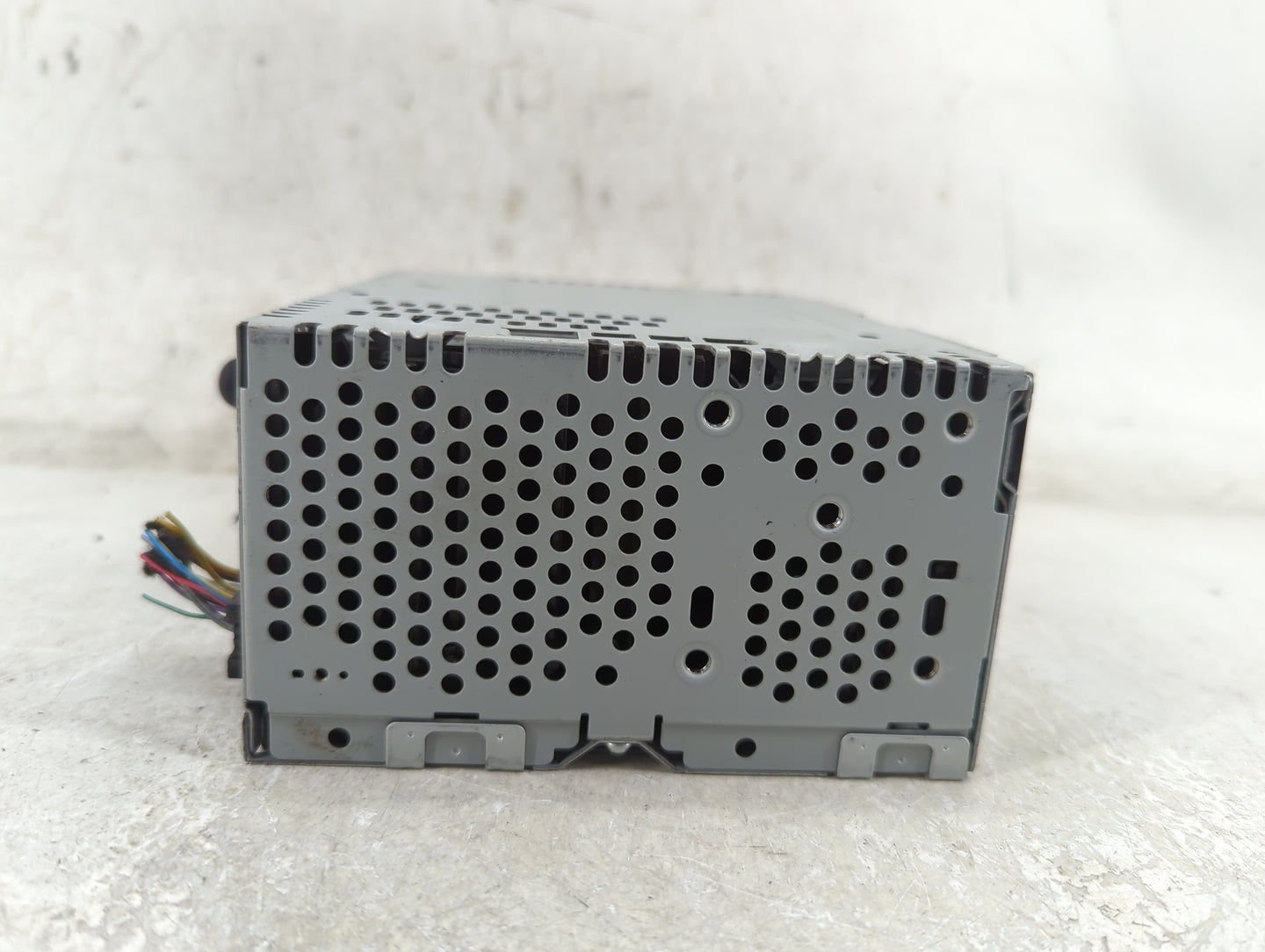 2016-2017 Ford Explorer Radio AM FM Cd Player Receiver Replacement P/N:GB5T-19C107-KA Fits Fits 2016 2017 OEM Used Auto Part