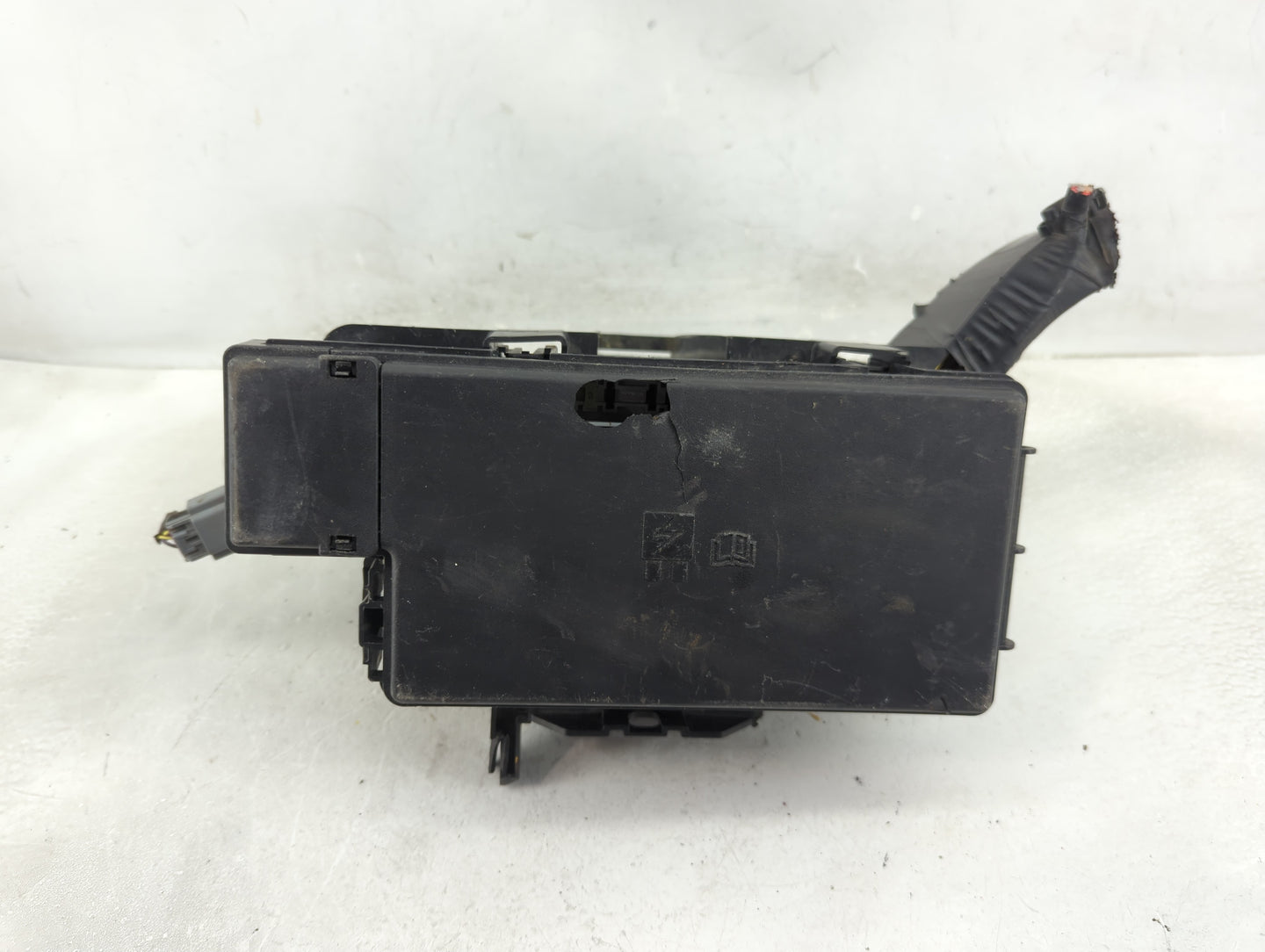 2016 Ford Explorer Fusebox Fuse Box Panel Relay Module P/N:FU5T-14A003-GB Fits OEM Used Auto Parts - Oemusedautoparts1.com