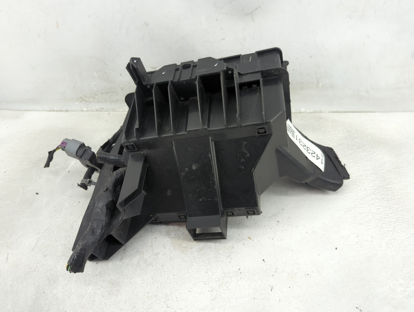 2016 Ford Explorer Fusebox Fuse Box Panel Relay Module P/N:FU5T-14A003-GB Fits OEM Used Auto Parts - Oemusedautoparts1.com