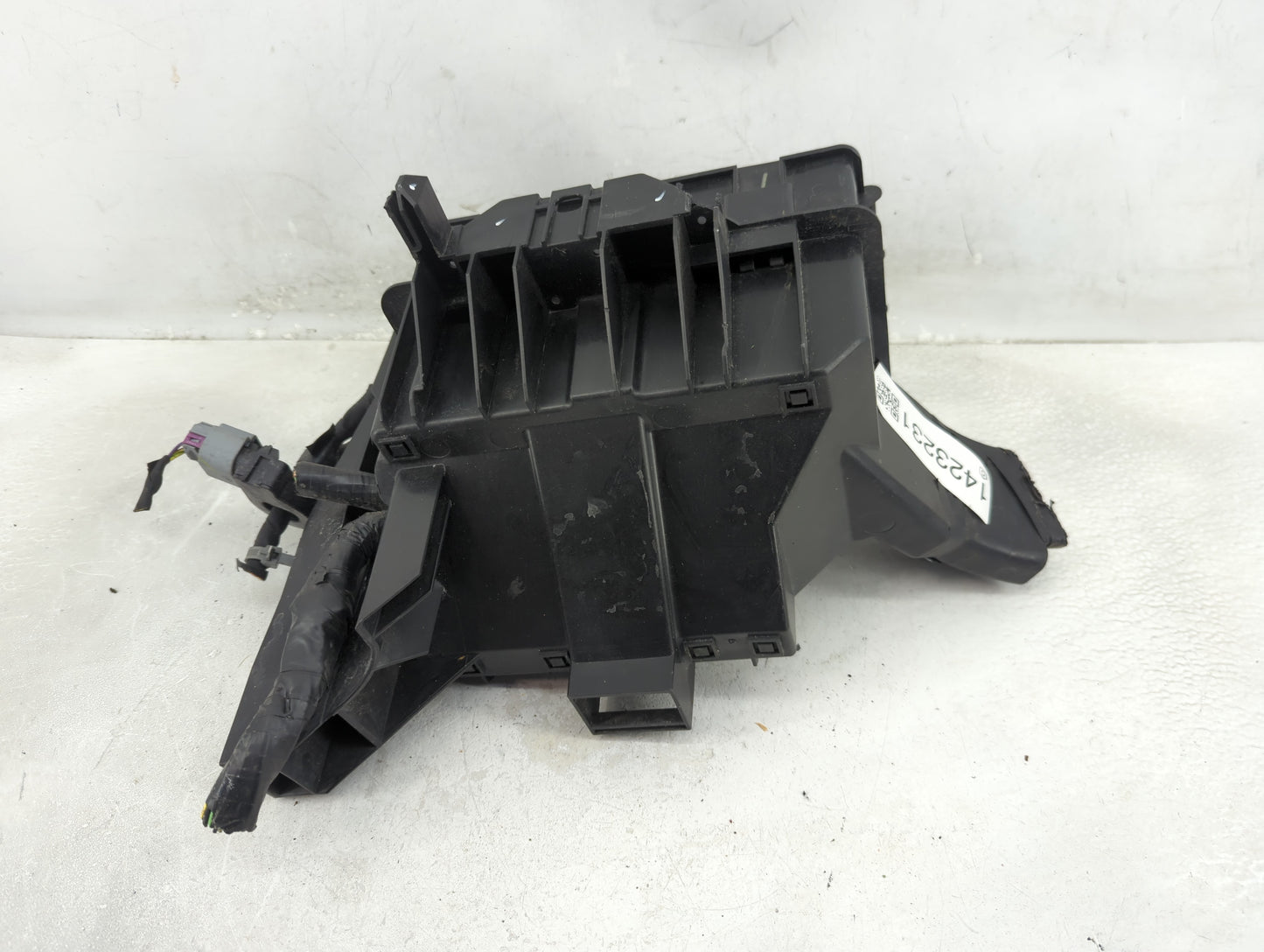 2016 Ford Explorer Fusebox Fuse Box Panel Relay Module P/N:FU5T-14A003-GB Fits OEM Used Auto Parts - Oemusedautoparts1.com