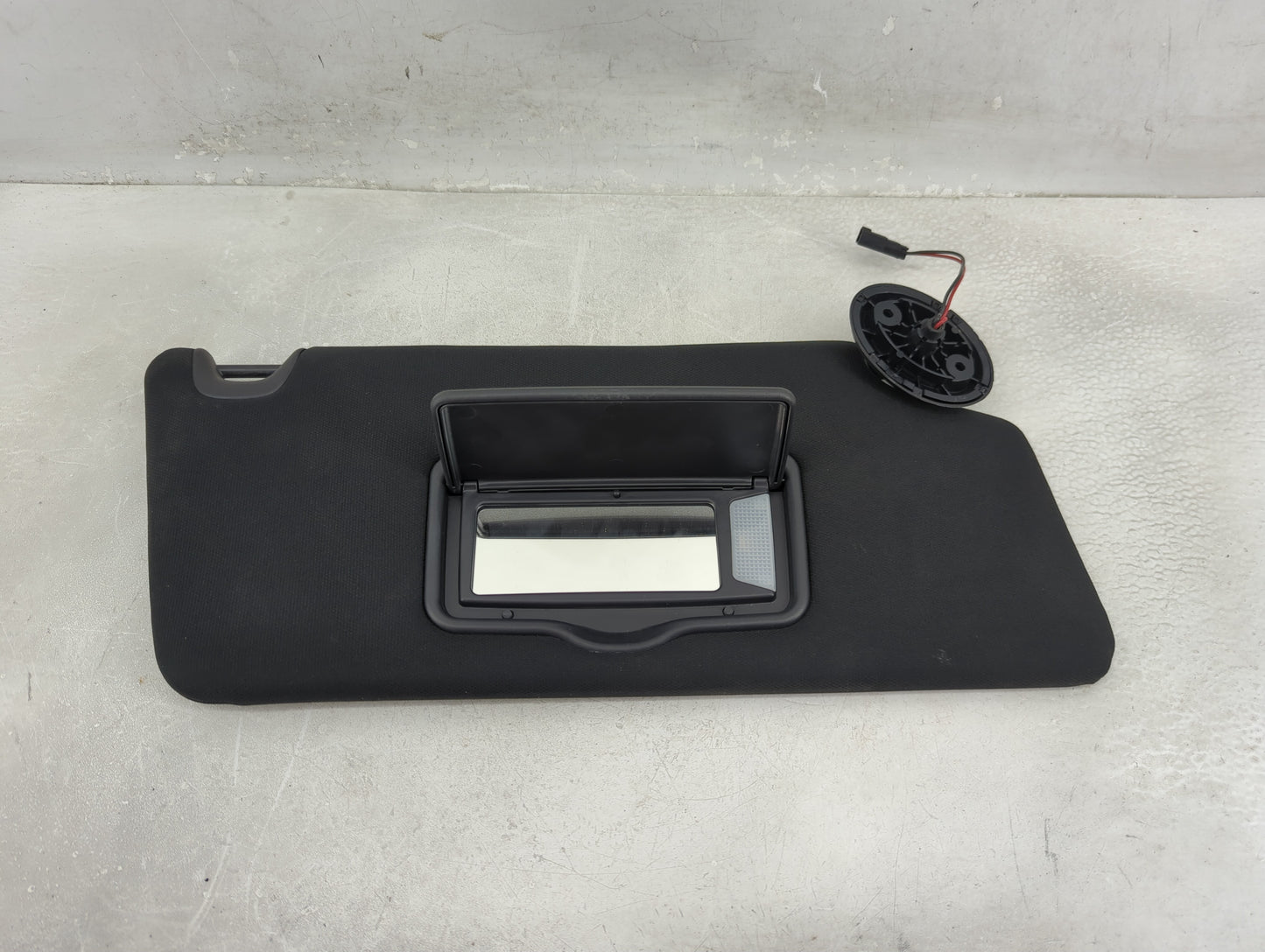2016 Ford Explorer Sun Visor Shade Replacement Passenger Right Mirror Fits OEM Used Auto Parts - Oemusedautoparts1.com