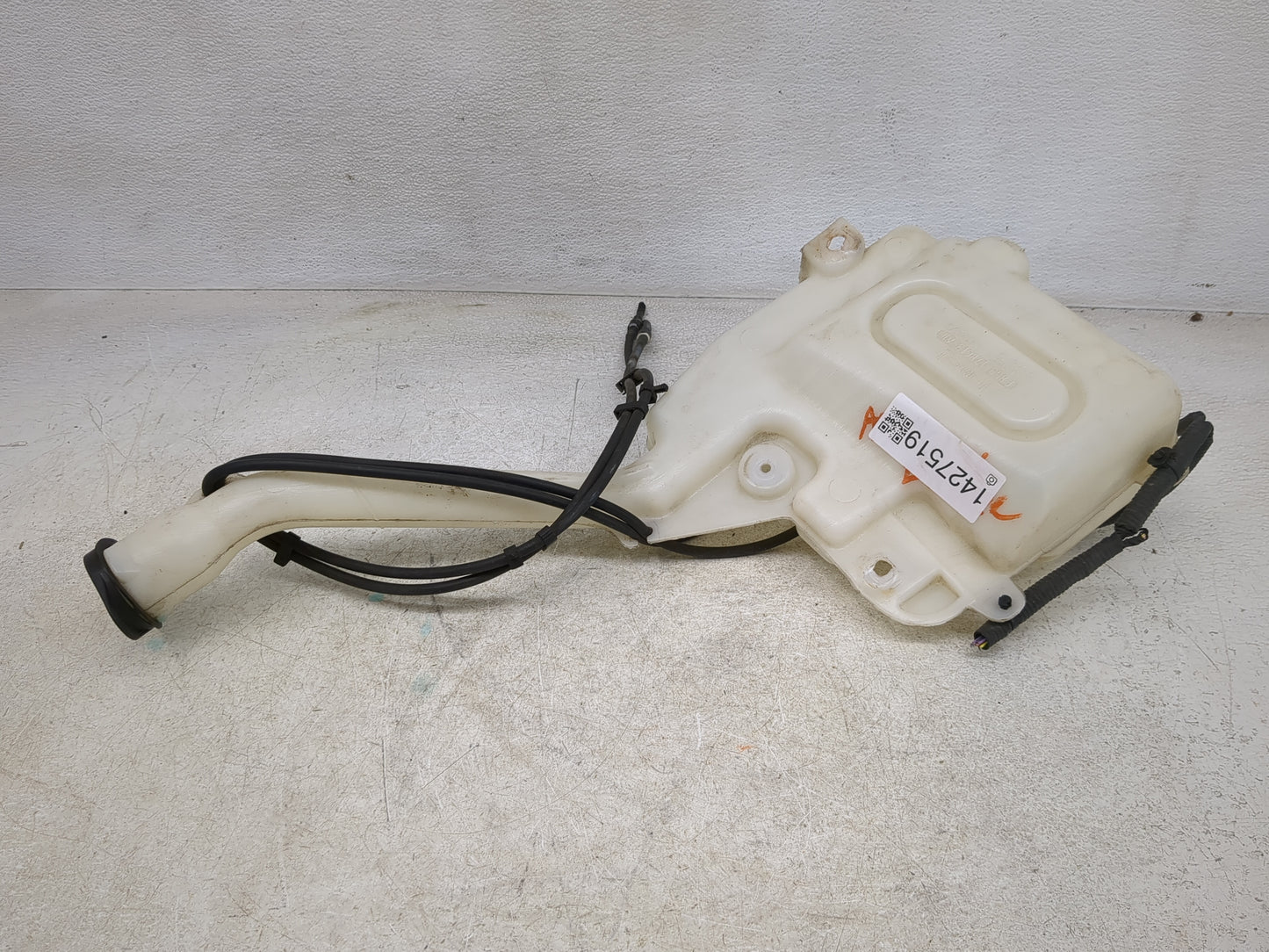 2016-2019 Ford Explorer Windshield Washer Fluid Reservoir Bottle Oem - Oemusedautoparts1.com
