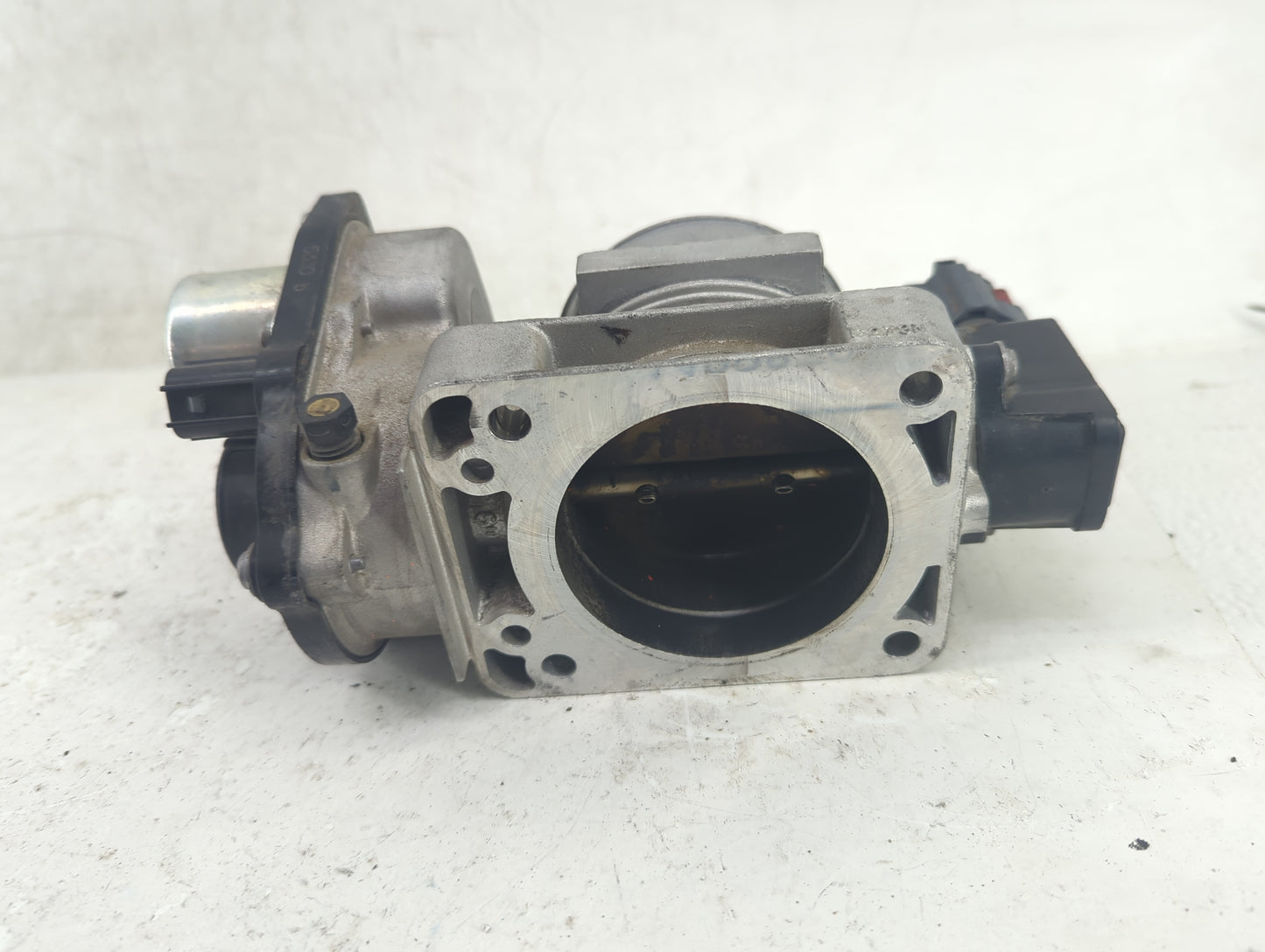2013-2019 Ford Explorer Throttle Body P/N:AA5E-9F991-BB Fits Fits 2010 2011 2012 2013 2014 2015 2016 2017 2018 2019 OEM Used