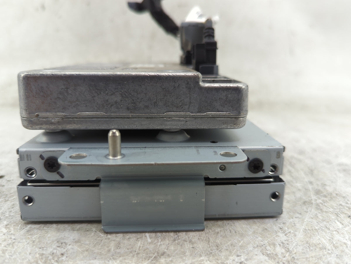 2015-2016 Ford Explorer Information Radio Display Screen 1433765 - Oemusedautoparts1.com