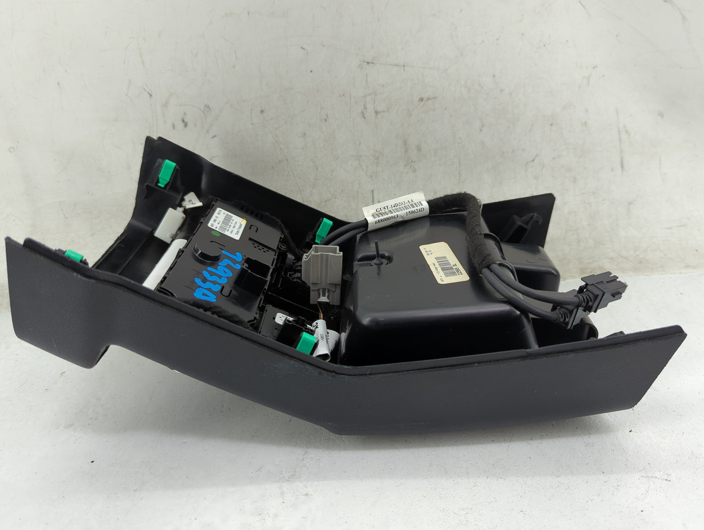 2016 Ford Explorer Climate Control Module Temperature AC/Heater Replacement P/N:GB5T-19980-CD Fits OEM Used Auto Parts - Oem