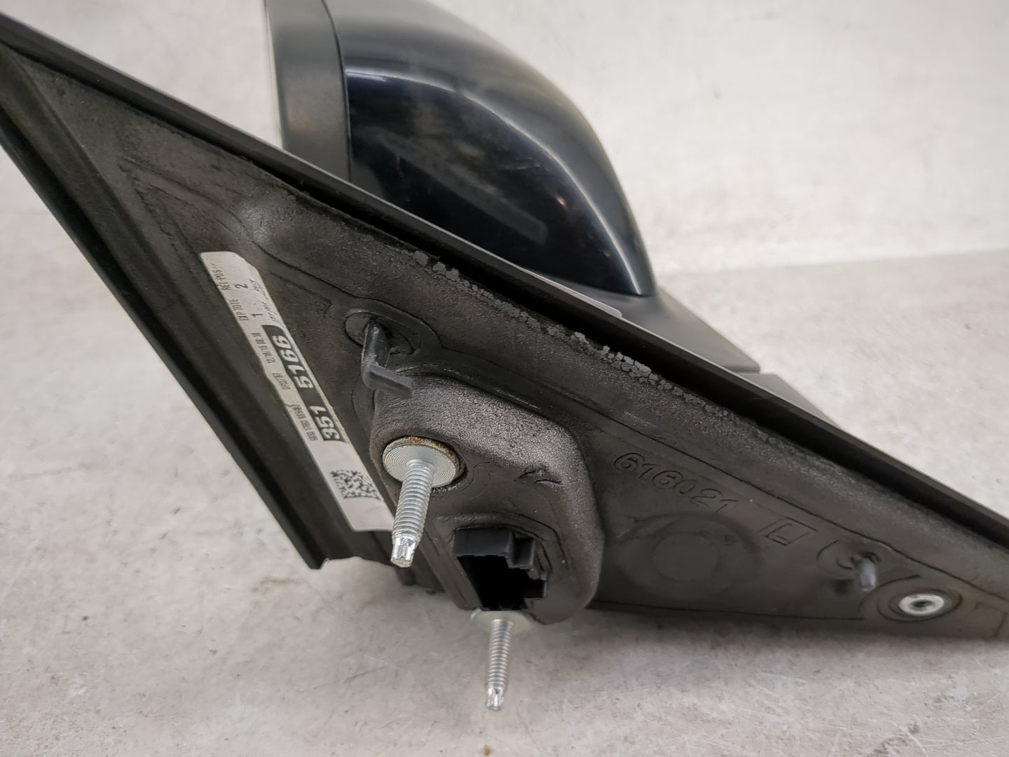 2016-2019 Ford Explorer Driver Side View Mirror - Left Door Mirror OEM Used - Oemusedautoparts1.com