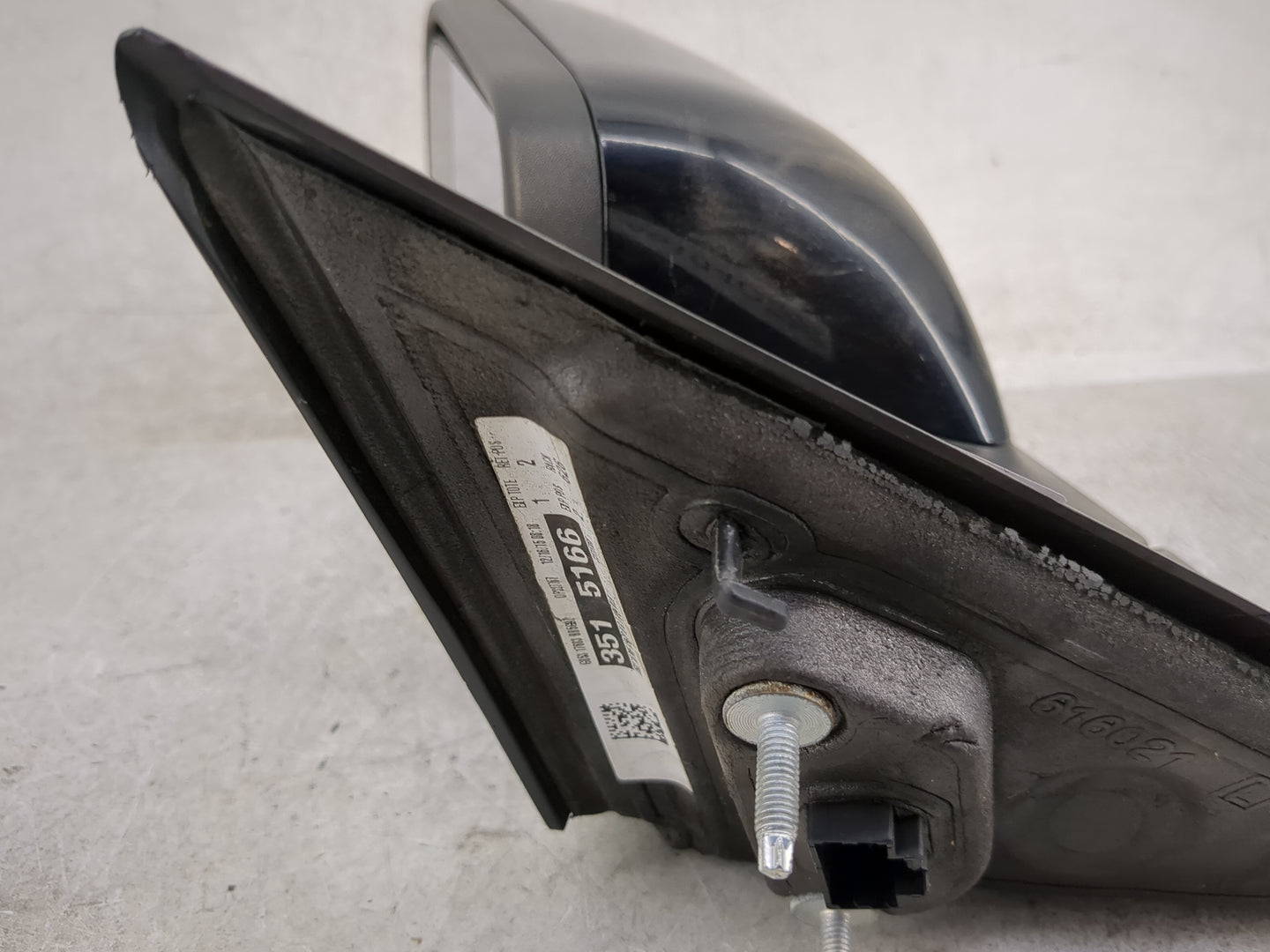 2016-2019 Ford Explorer Driver Side View Mirror - Left Door Mirror OEM Used - Oemusedautoparts1.com