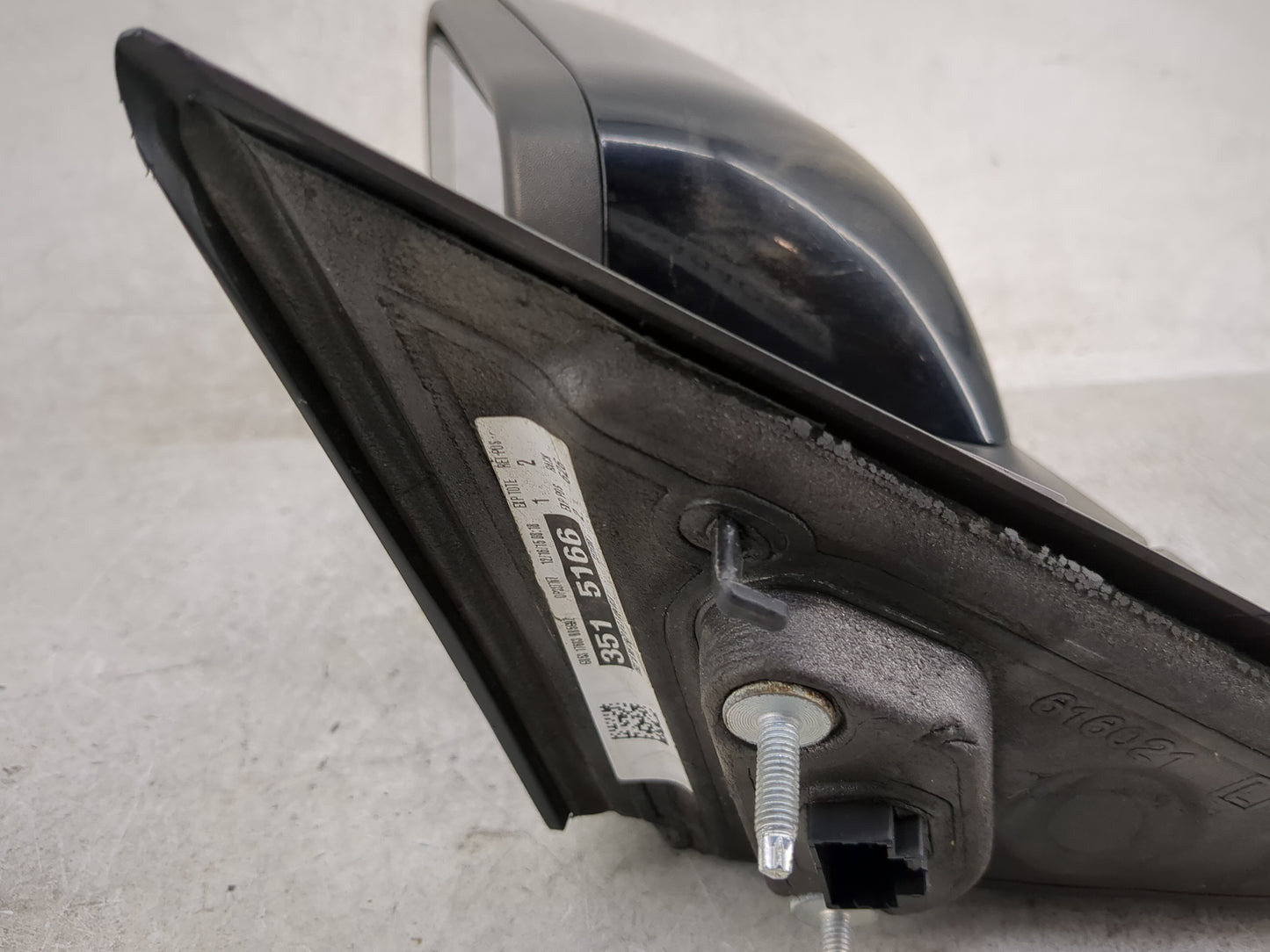 2016-2019 Ford Explorer Driver Side View Mirror - Left Door Mirror OEM Used - Oemusedautoparts1.com