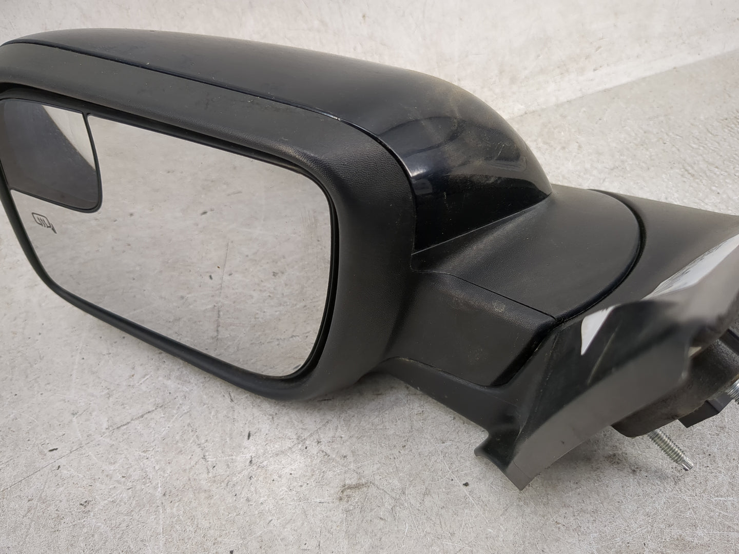 2016-2019 Ford Explorer Driver Side View Mirror - Left Door Mirror OEM Used - Oemusedautoparts1.com