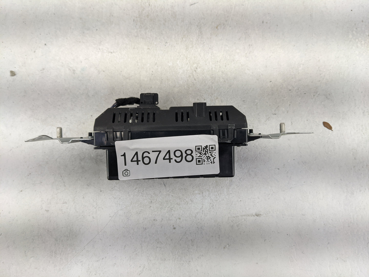 2014-2019 Ford Explorer Information Display Screen 1467498 - Oemusedautoparts1.com