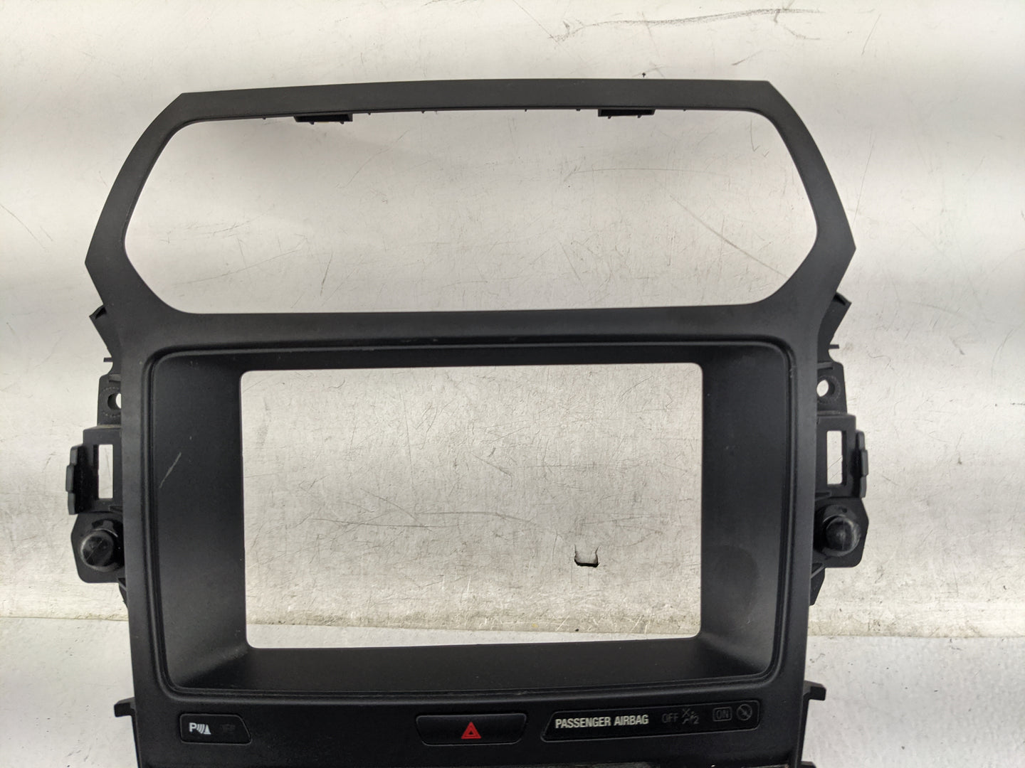 2016-2017 Ford Explorer Radio Control Panel 1468321 - Oemusedautoparts1.com