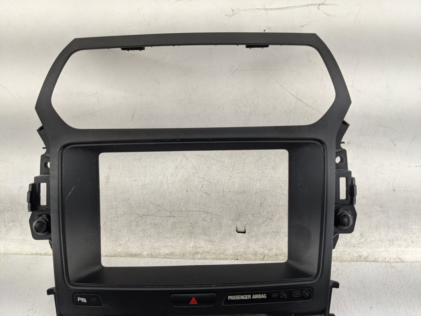 2016-2017 Ford Explorer Radio Control Panel 1468321 - Oemusedautoparts1.com