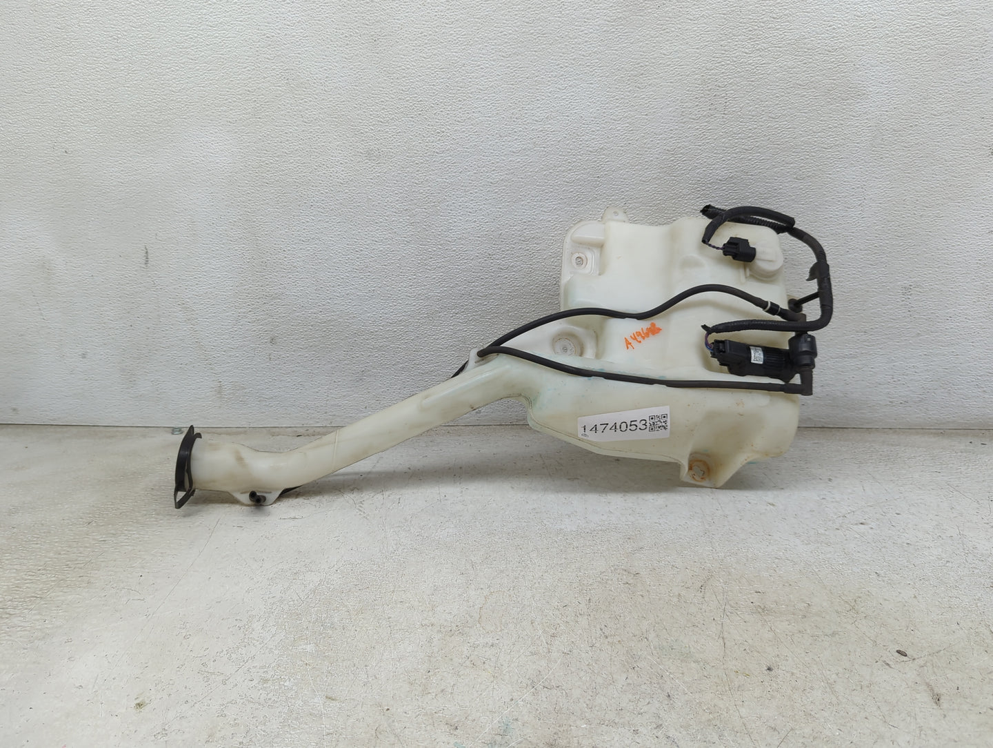 2016-2019 Ford Explorer Windshield Washer Fluid Reservoir Bottle Oem 1474053 - Oemusedautoparts1.com