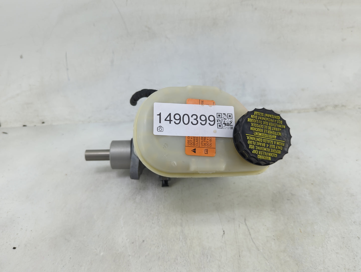 Ford Explorer Brake Master Cylinder 1490399 - Oemusedautoparts1.com