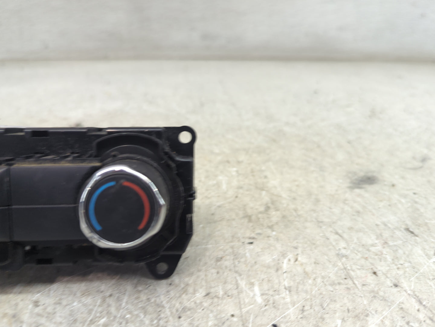2016 Ford Explorer Climate Control Module Temperature AC/Heater Replacement P/N:GB5T-19980-BD Fits OEM Used Auto Parts - Oem