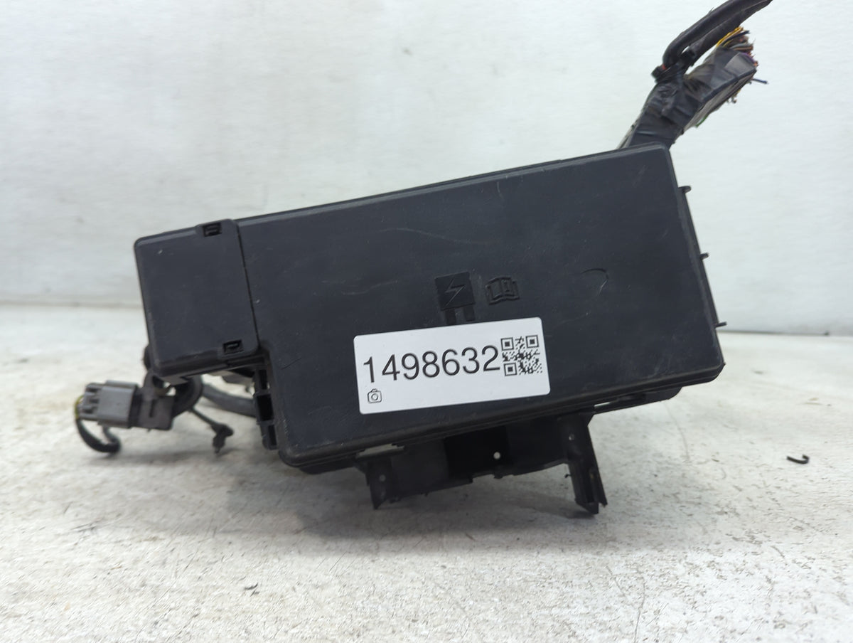 2016 Ford Explorer Fusebox Fuse Box Panel Relay Module P/N:BT2T-14B192-AB Fits OEM Used Auto Parts - Oemusedautoparts1.com