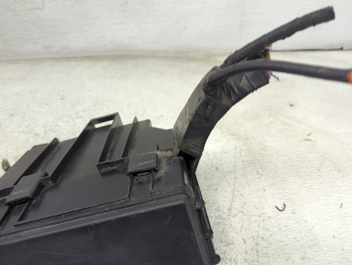 2016 Ford Explorer Fusebox Fuse Box Panel Relay Module P/N:BT2T-14B192-AB Fits OEM Used Auto Parts - Oemusedautoparts1.com