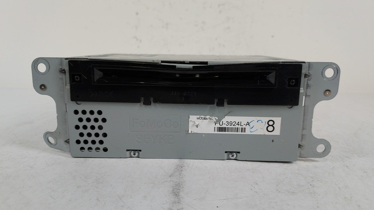 2016-2016 Ford Explorer Am Fm Cd Player Radio Receiver - Oemusedautoparts1.com