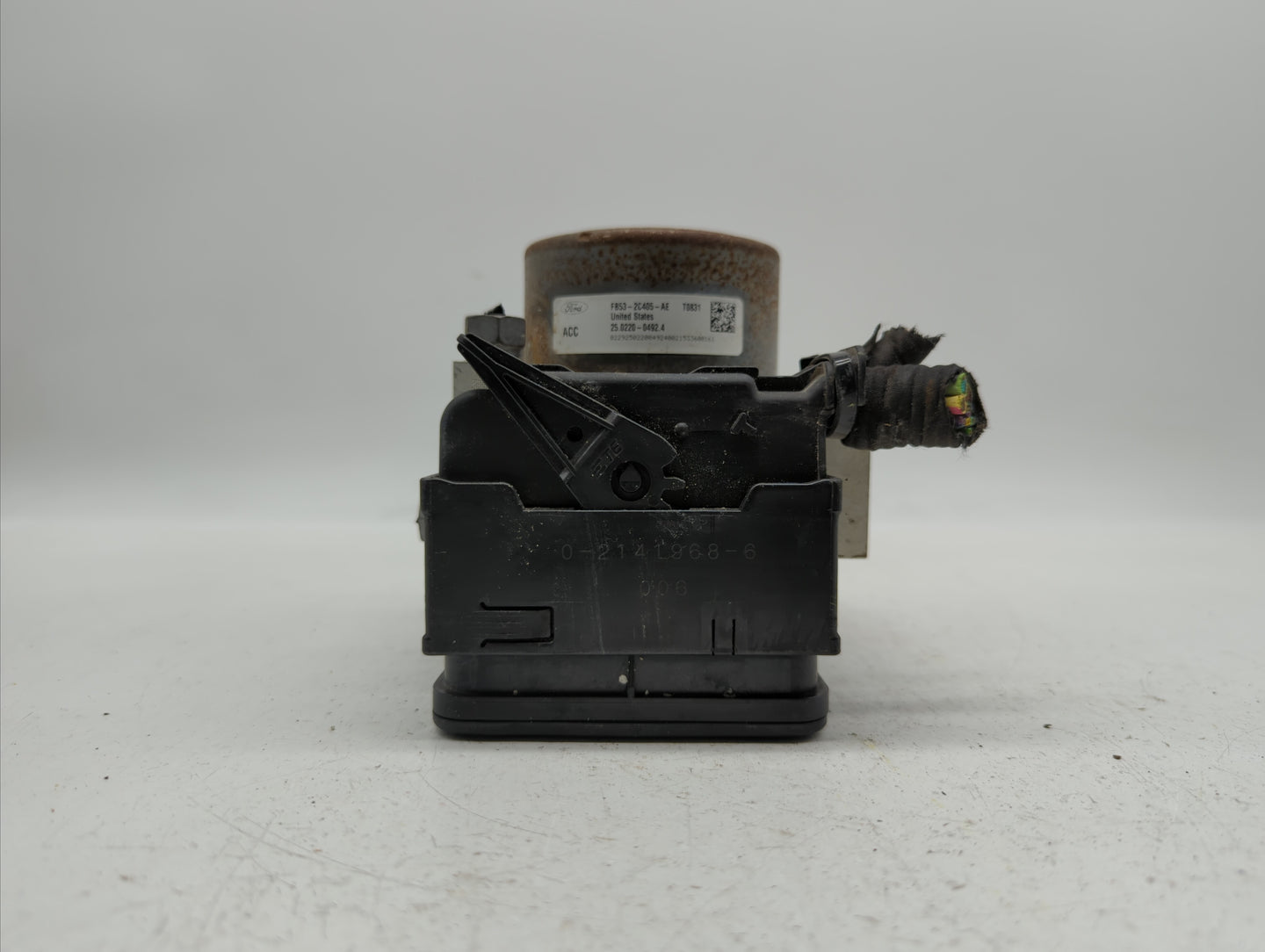 2016-2019 Ford Explorer ABS Pump Control Module Replacement P/N:FB53-2C405-AE HB53-2C405-AB Fits Fits 2016 2017 2018 2019 OE