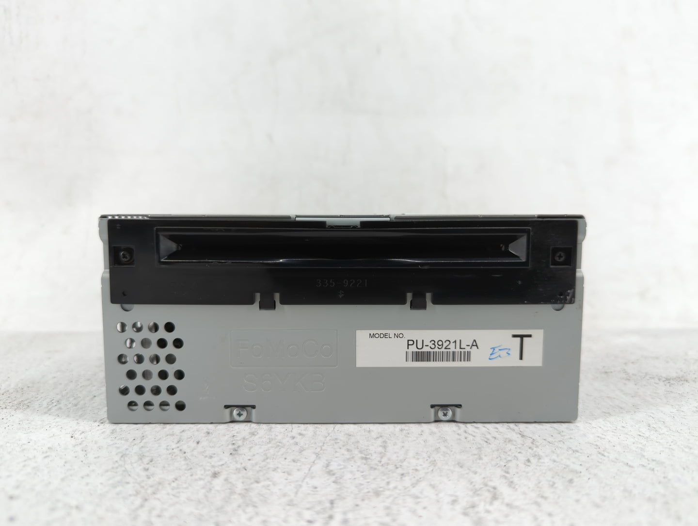2016-2017 Ford Explorer Am Fm Cd Player Radio Receiver - Oemusedautoparts1.com
