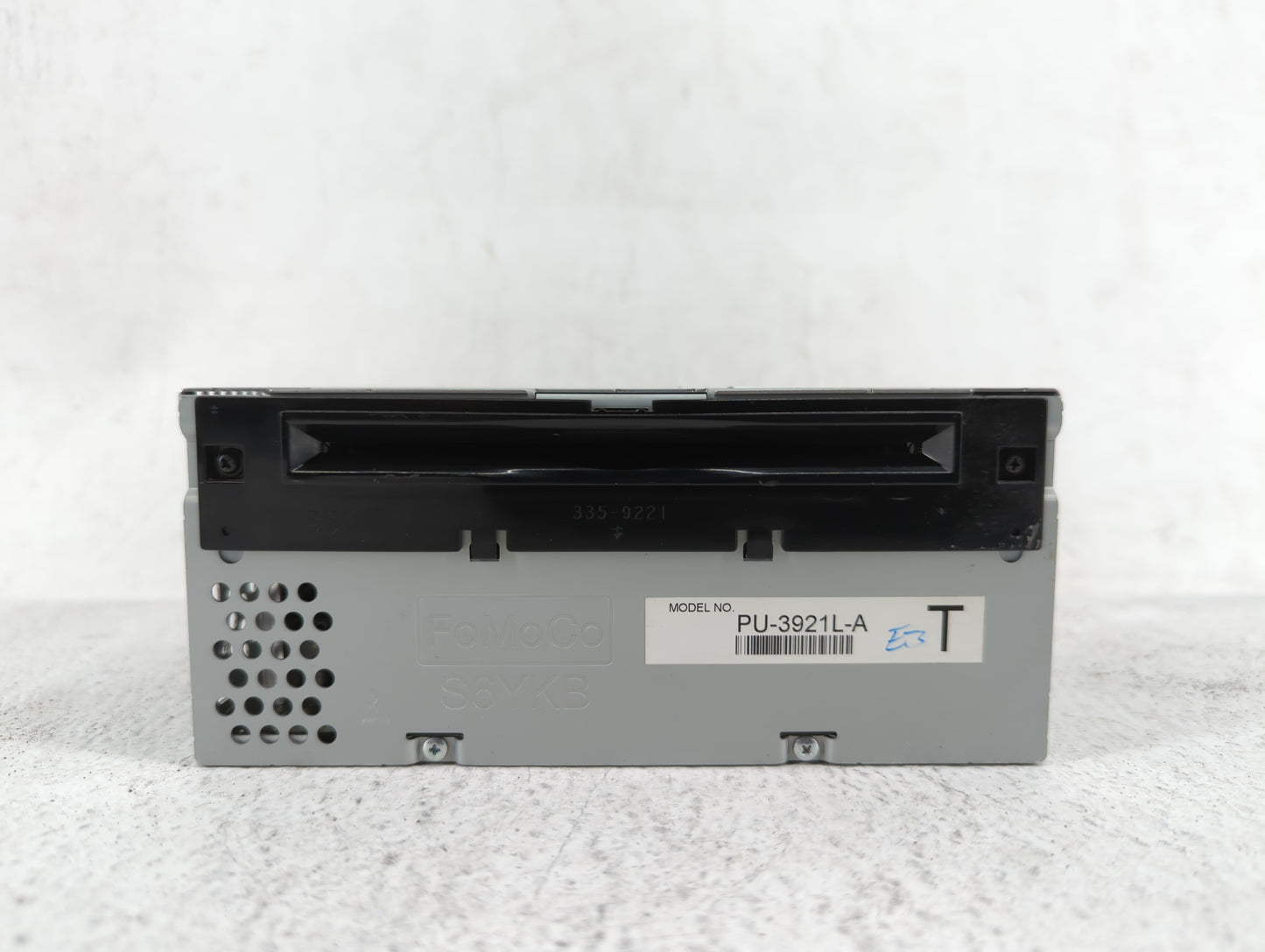 2016-2017 Ford Explorer Am Fm Cd Player Radio Receiver - Oemusedautoparts1.com