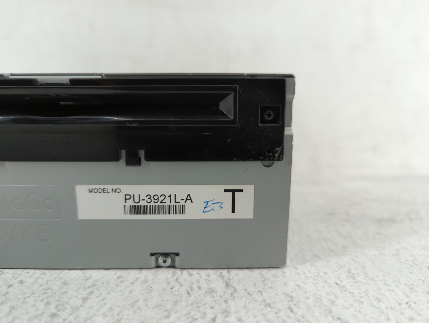 2016-2017 Ford Explorer Am Fm Cd Player Radio Receiver - Oemusedautoparts1.com