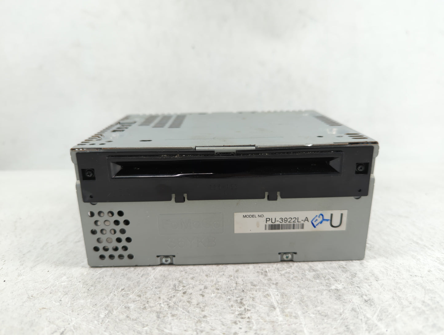2016-2017 Ford Explorer Am Fm Cd Player Radio Receiver - Oemusedautoparts1.com