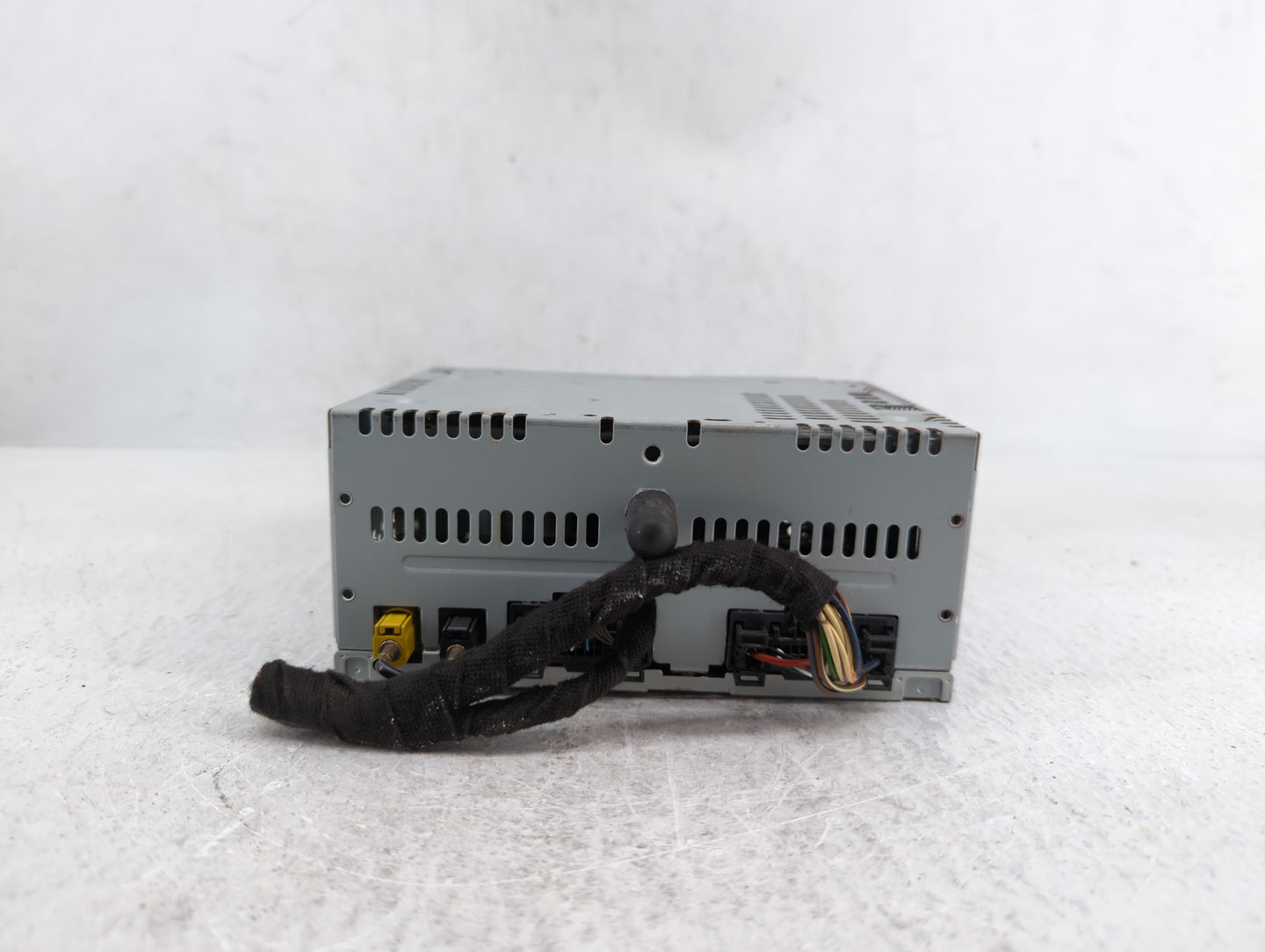 2016-2017 Ford Explorer Am Fm Cd Player Radio Receiver - Oemusedautoparts1.com