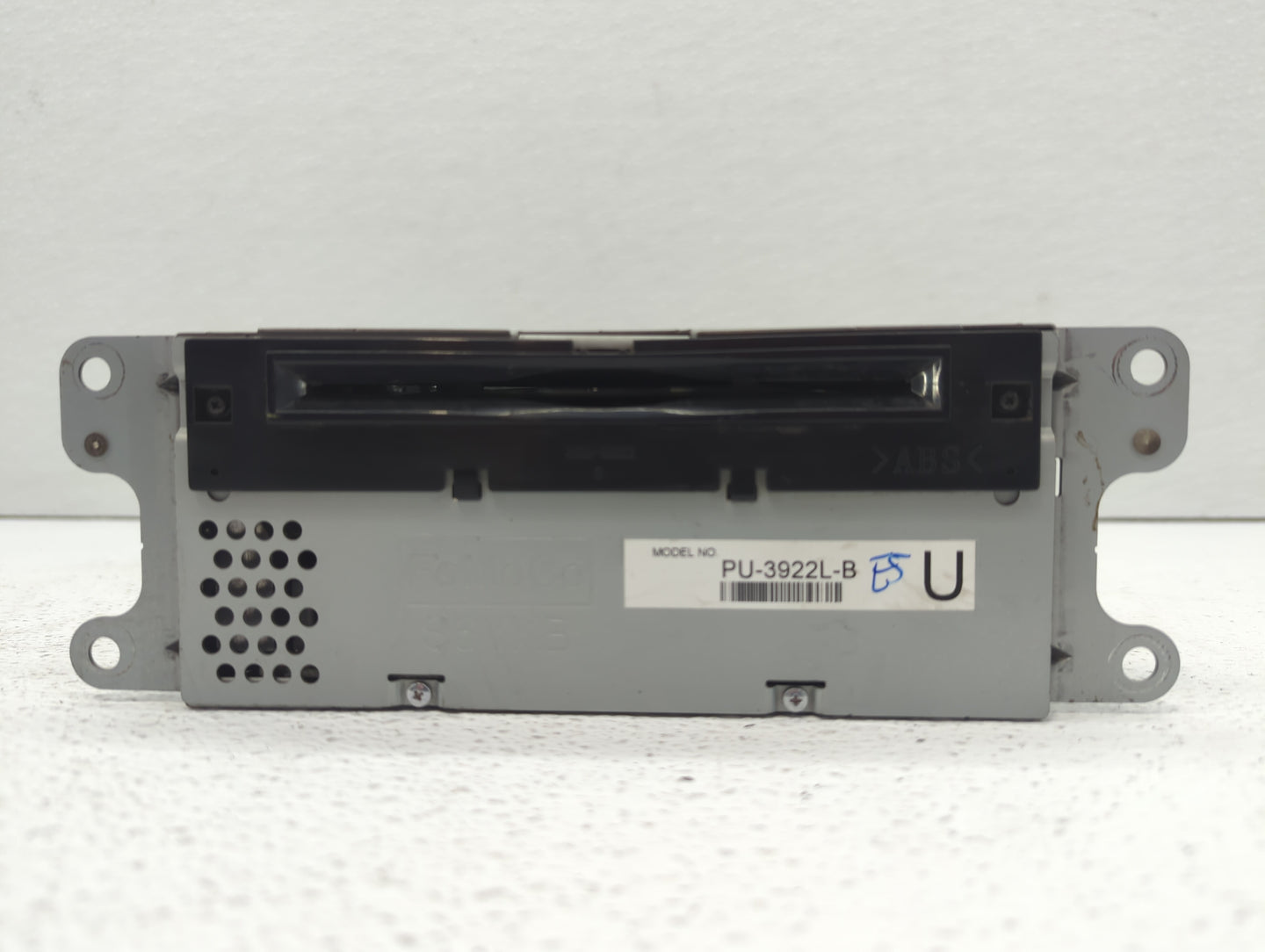 2016-2017 Ford Explorer Am Fm Cd Player Radio Receiver - Oemusedautoparts1.com