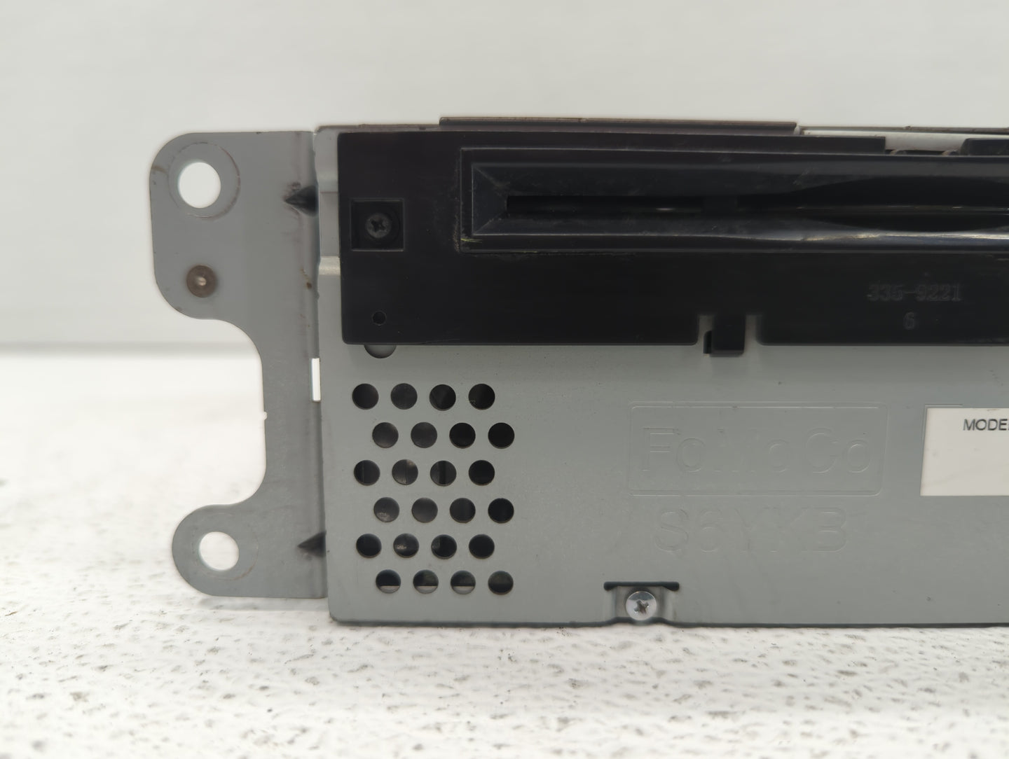 2016-2017 Ford Explorer Am Fm Cd Player Radio Receiver - Oemusedautoparts1.com