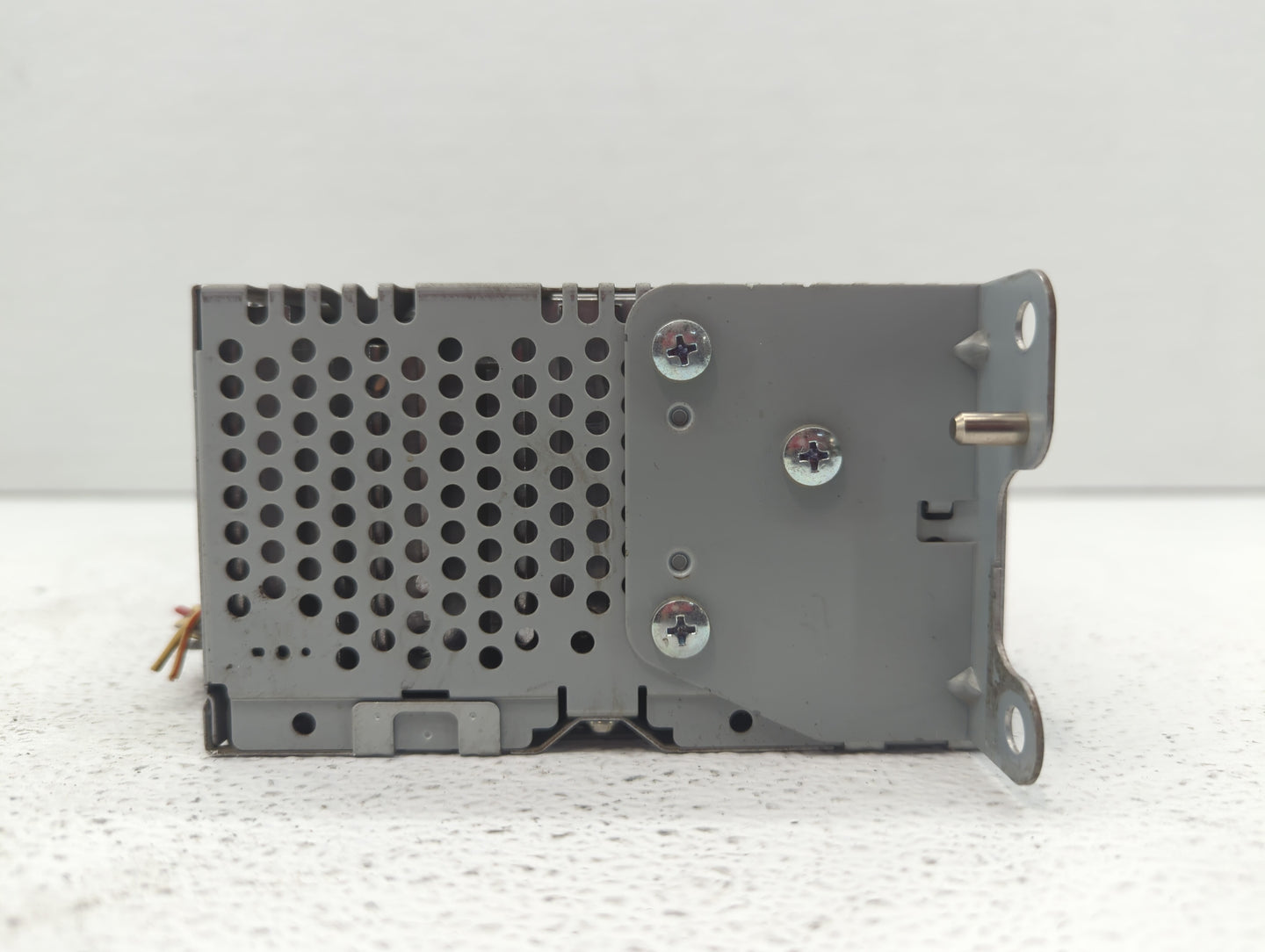 2016-2017 Ford Explorer Am Fm Cd Player Radio Receiver - Oemusedautoparts1.com